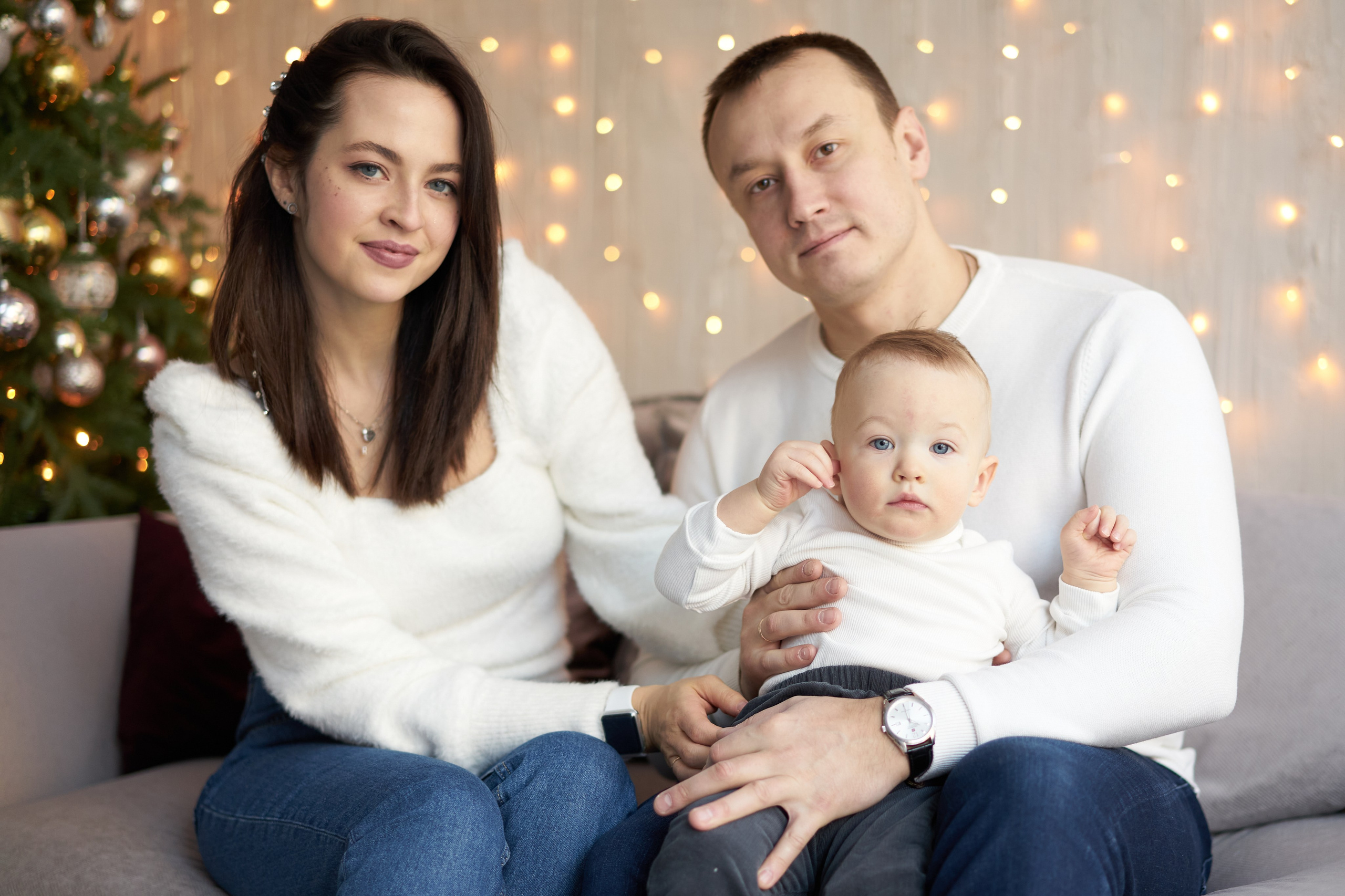 Семейная фотосессия в студии. Фотограф Екатеринбург Кокшарова Александра