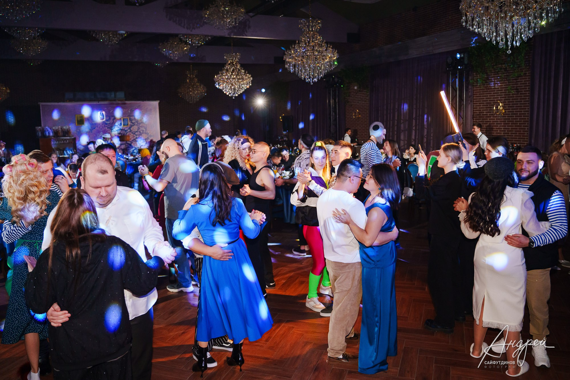 Корпоратив компании «Суши Даром». Тема праздника «Коммунальная квартира». Свадебный и семейный фотограф в Ростове-на-Дону. Андрей Сайфутдинов