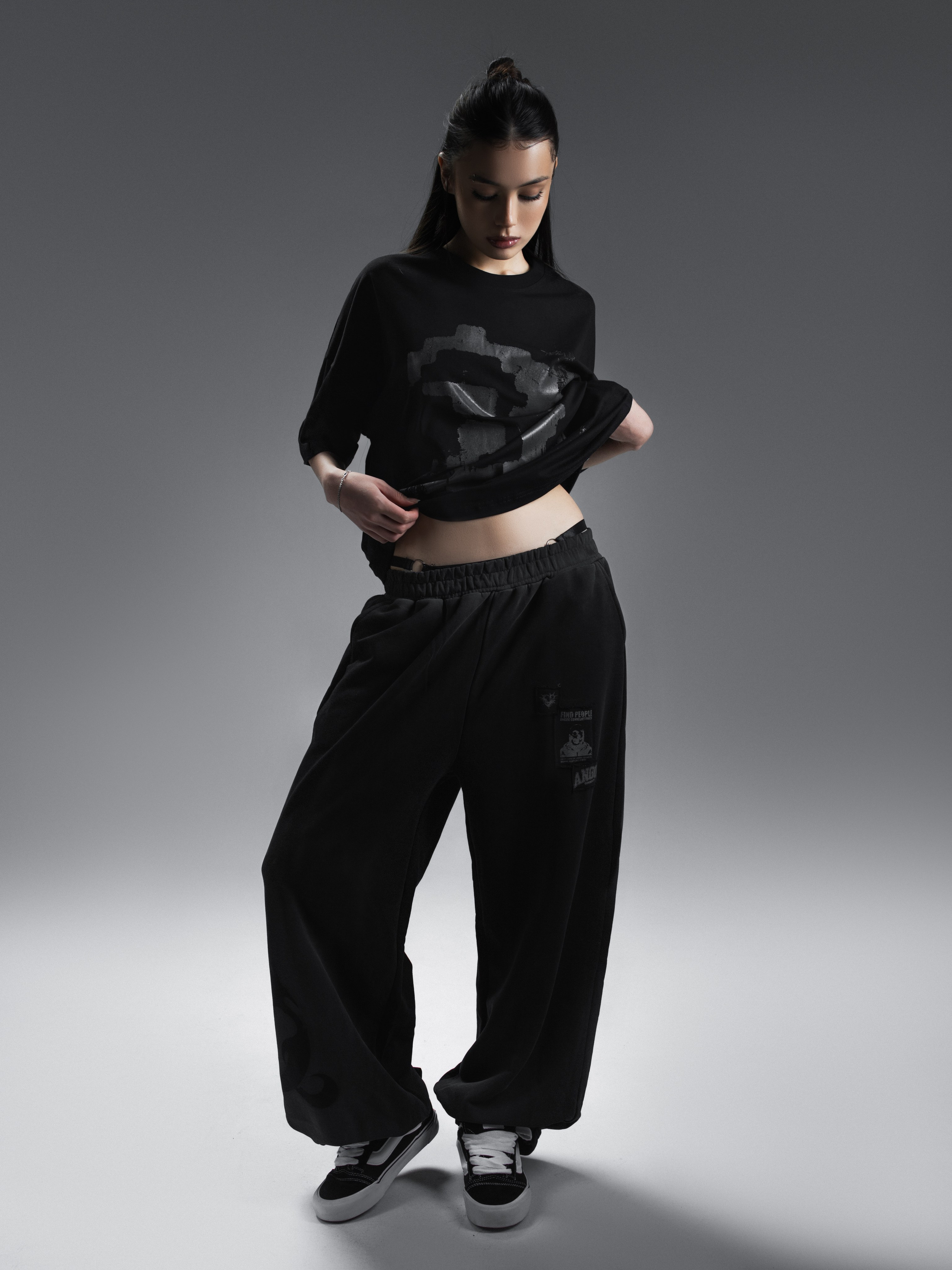 КАТАЛОГ | серый фон. RUNA production — стильные съемки для брендов