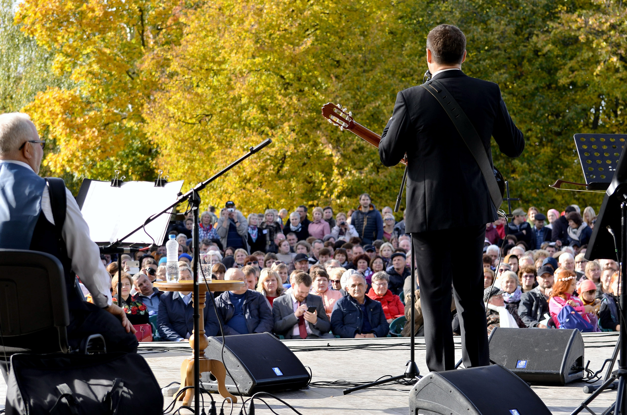 Евгений Дятлов. ФОТОГРАФ ВАШИХ МЕРОПРИЯТИЙ РЯЗАНЬ СЕРГЕЙ КЛЮЕВ Концертная фотография близка к репортажу и портретной съемке