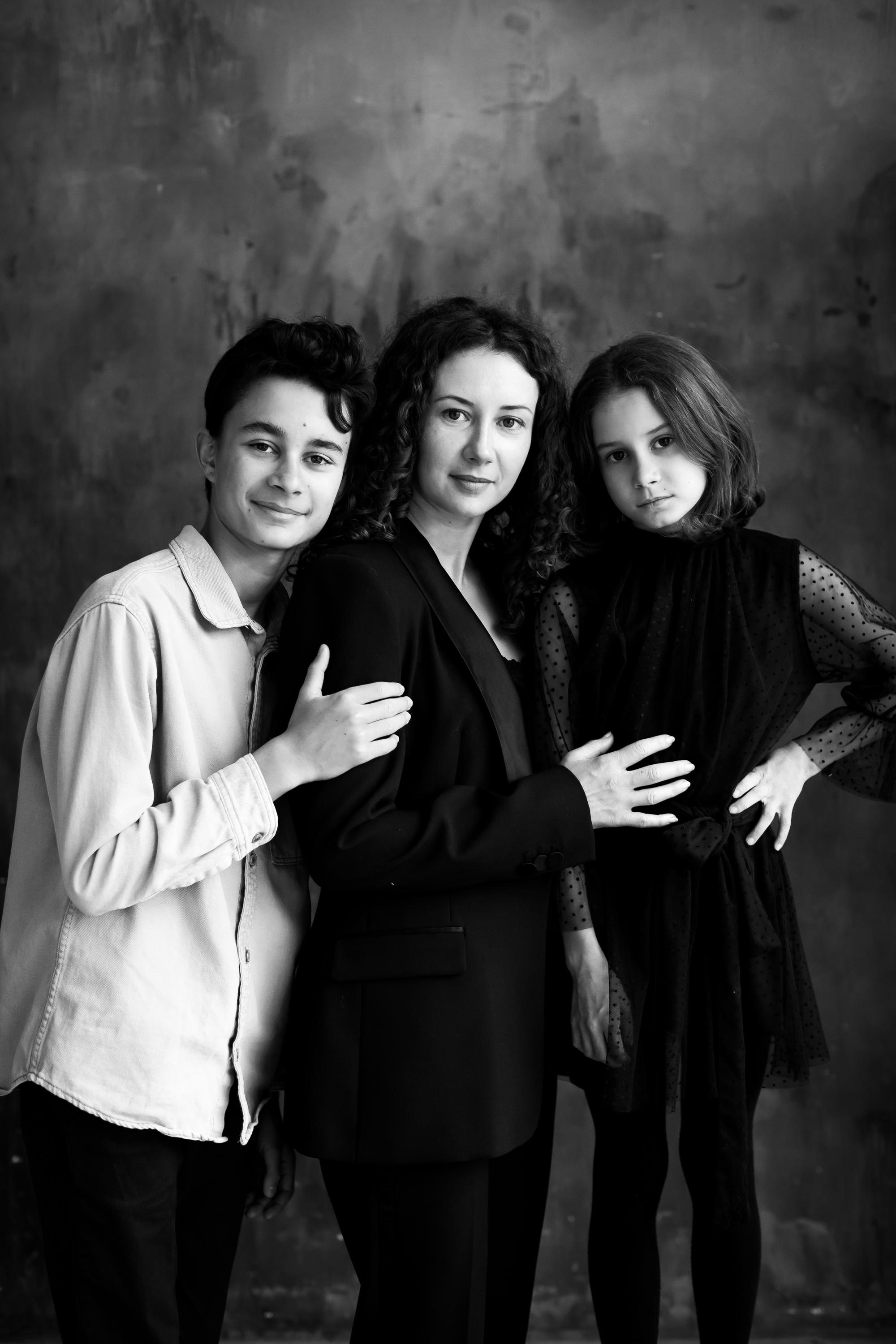 Настя, Веня, Майя и кот. Портретный творческий фотограф в Москве Надя Дудник