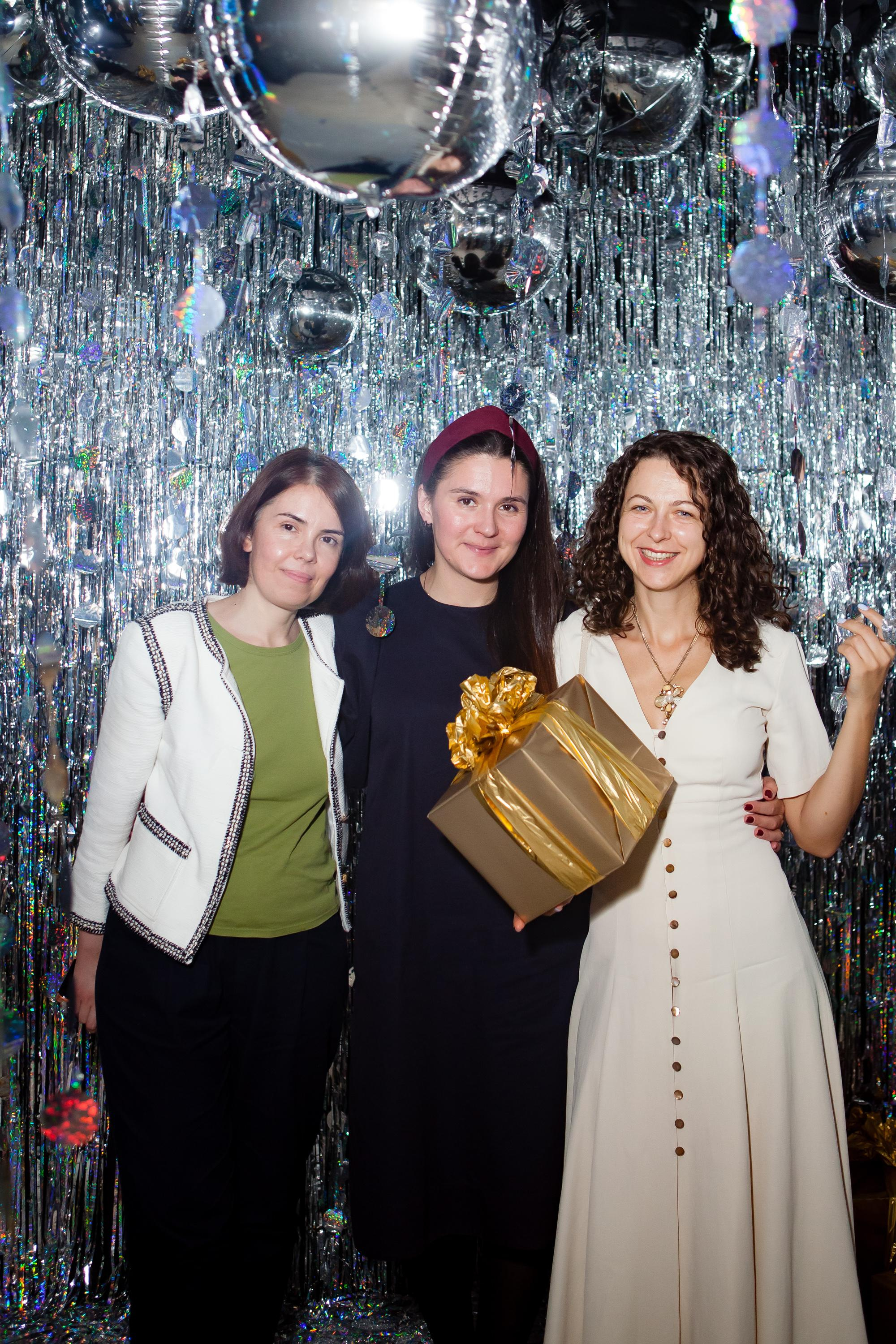 Новогодний корпоратив компании «Спич». Портретный творческий фотограф в Москве Надя Дудник