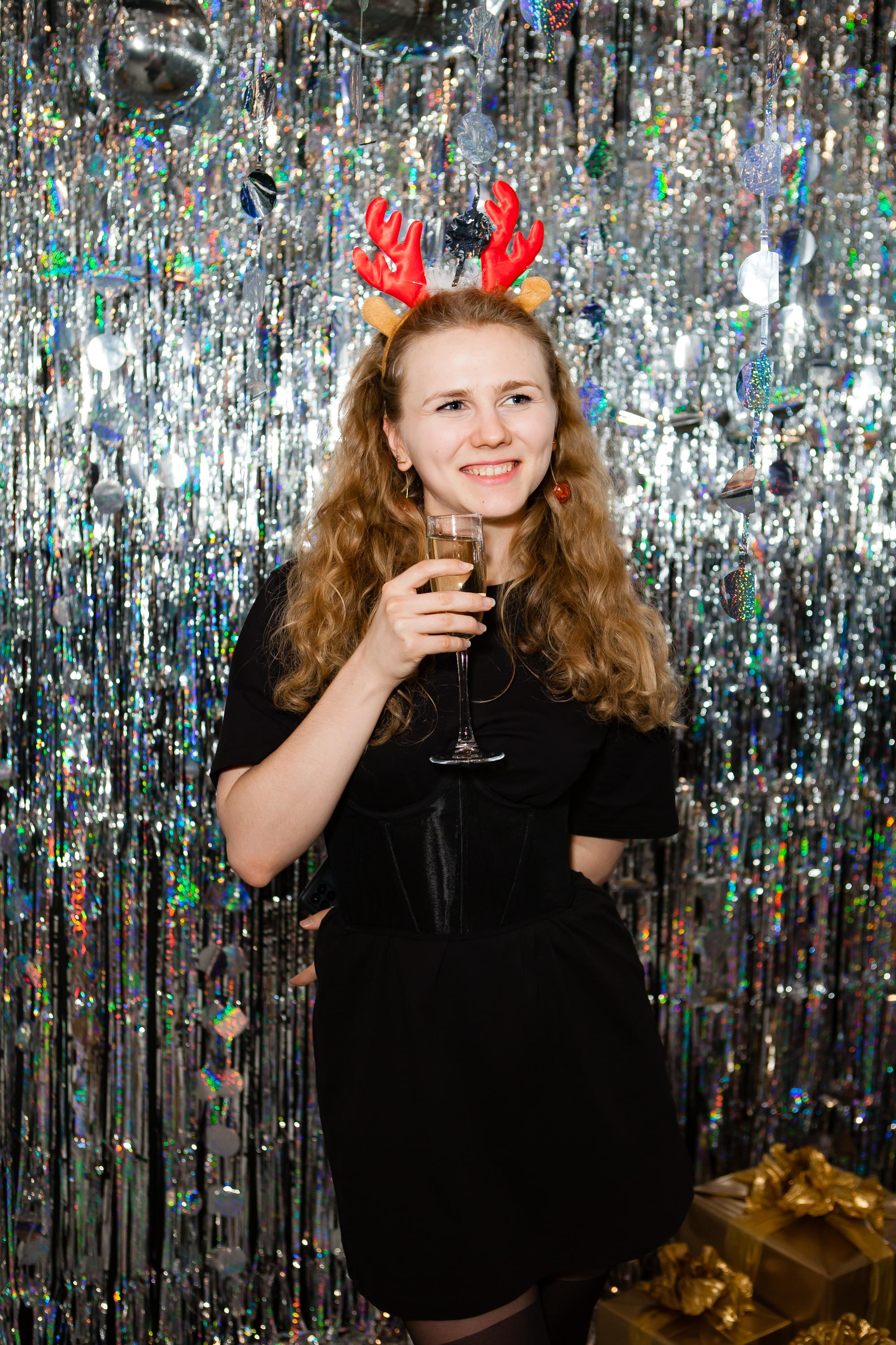 Новогодний корпоратив компании «Спич». Портретный творческий фотограф в Москве Надя Дудник