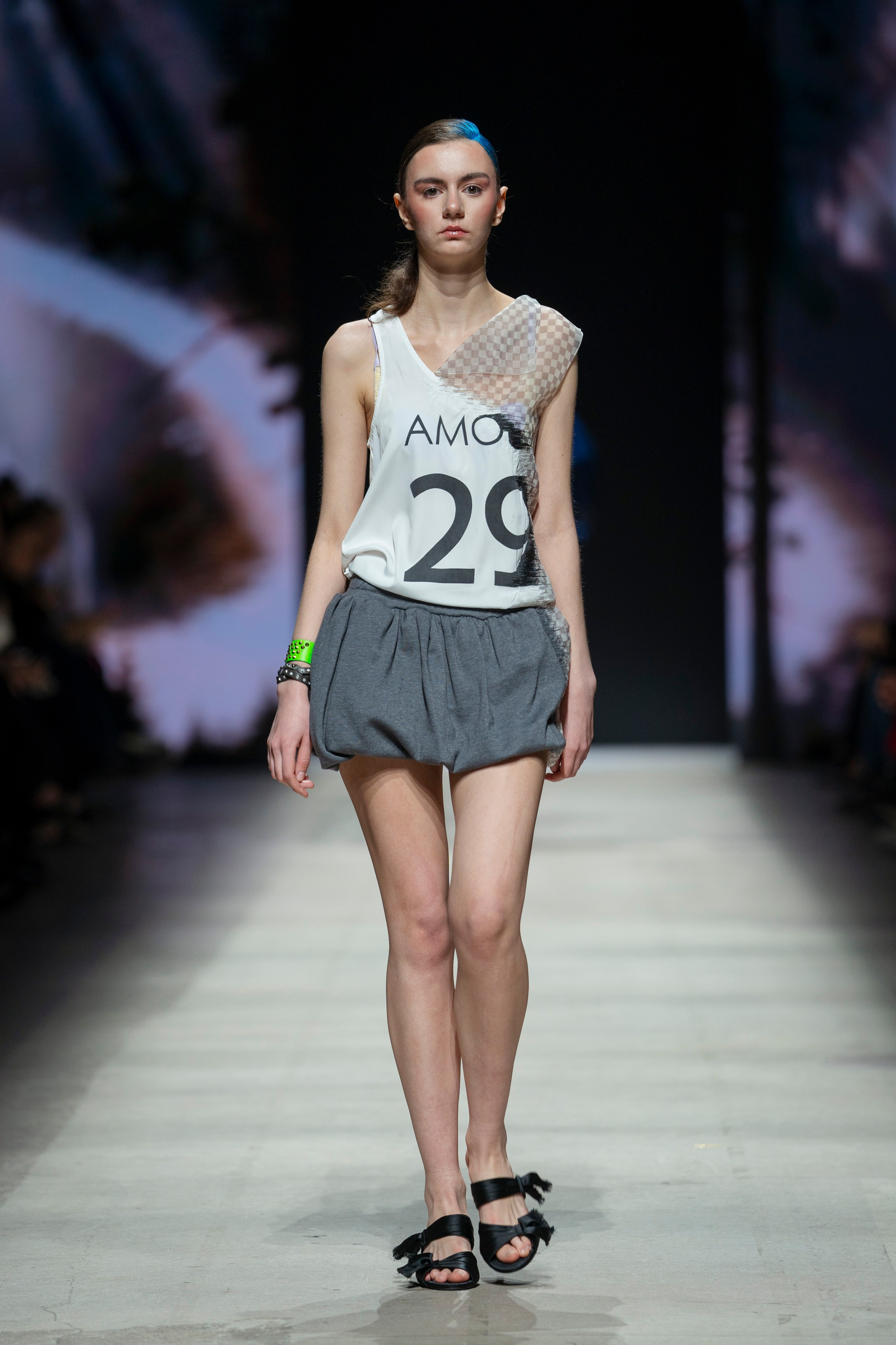 Показ Школы дизайна НИУ ВШЭ на Московской неделе моды. Фотограф в Москве Савкина Евгения