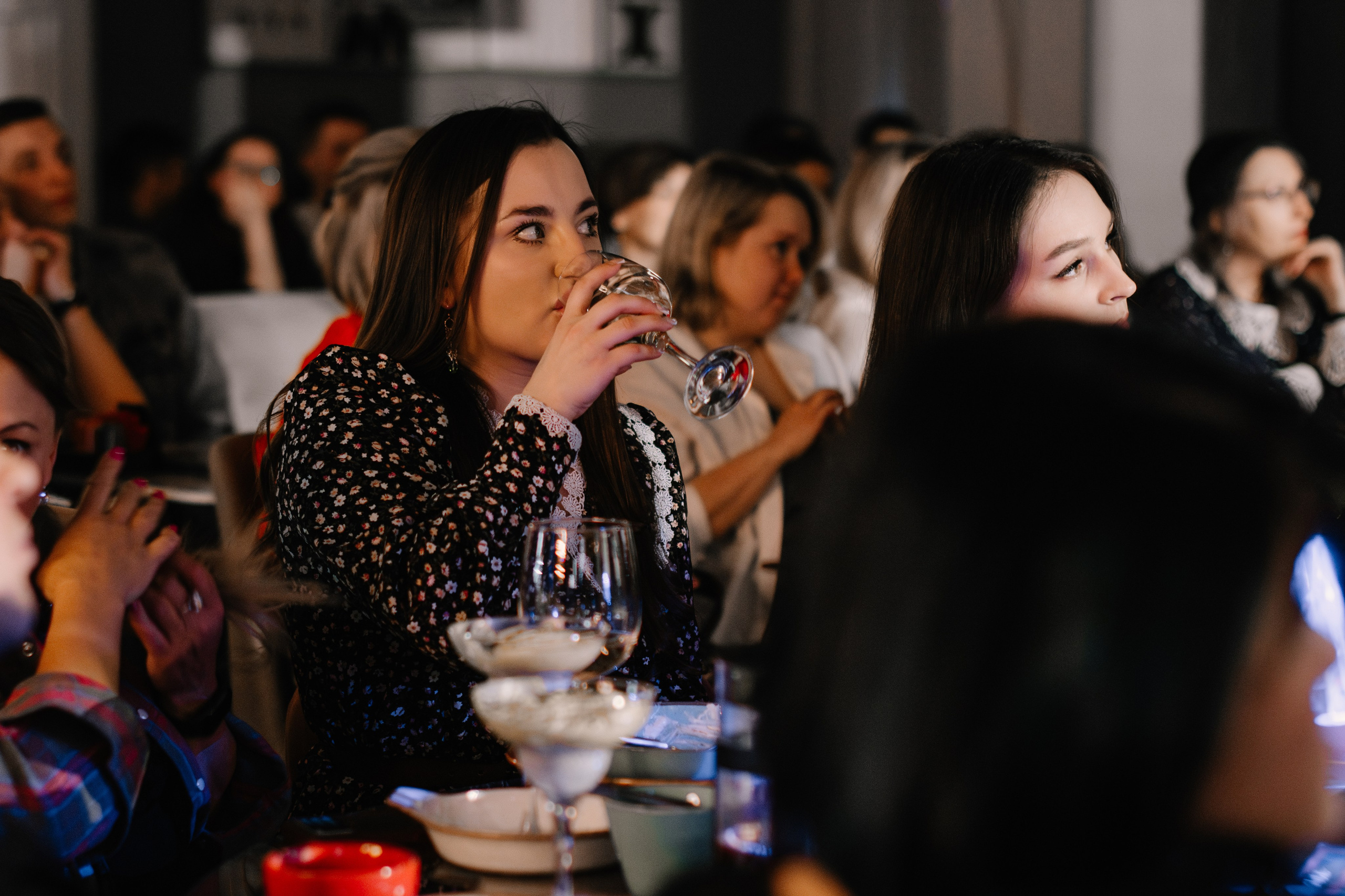 StandUp с Наташей Красновой. 1 апреля в Sketch. Фотограф в Челябинске Любовь Денисенко