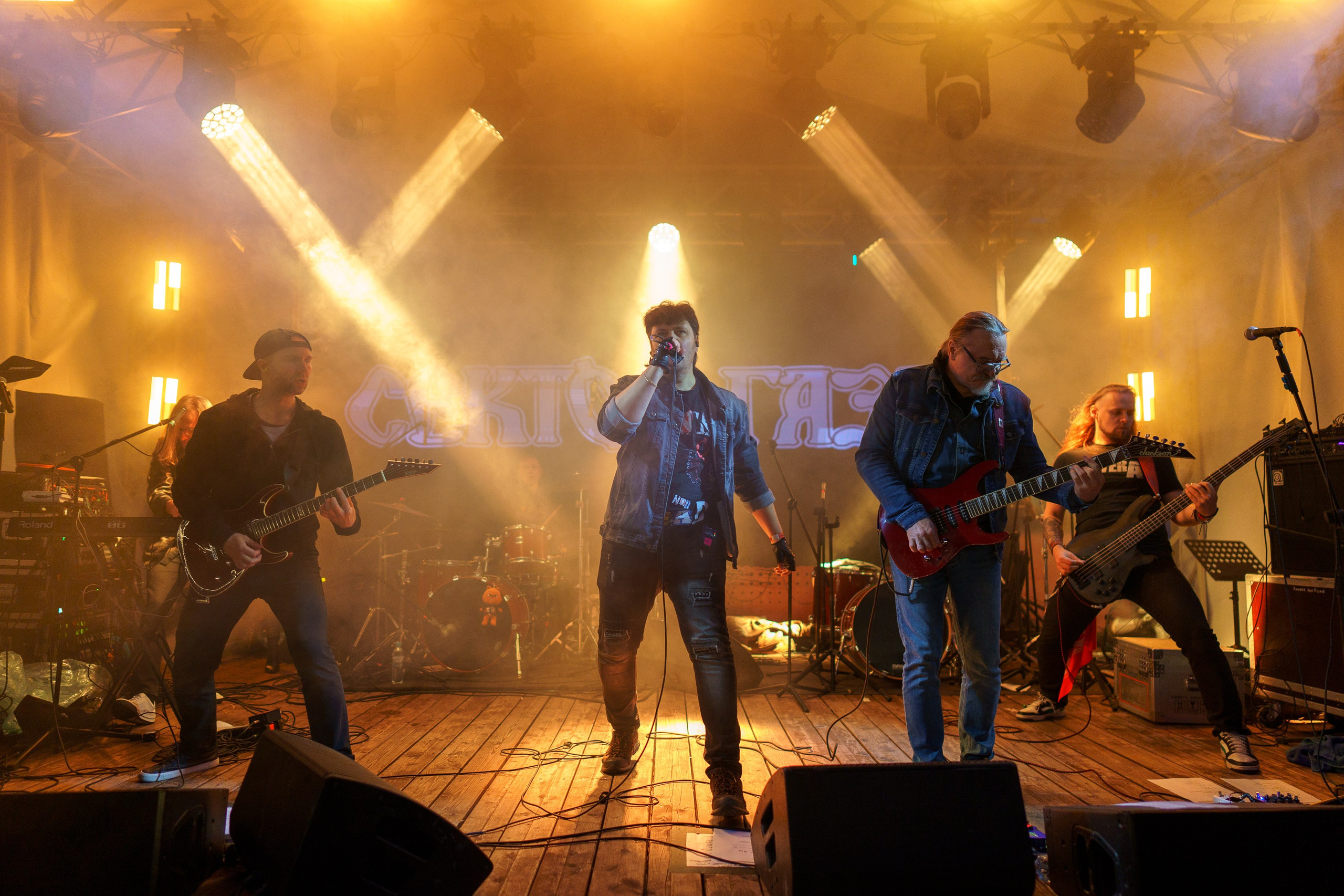 Фотоотчет с главного панк-рок фестиваля страны Anti-Party 2025. Фотограф Николай Прокофьев модельные тесты в Москве