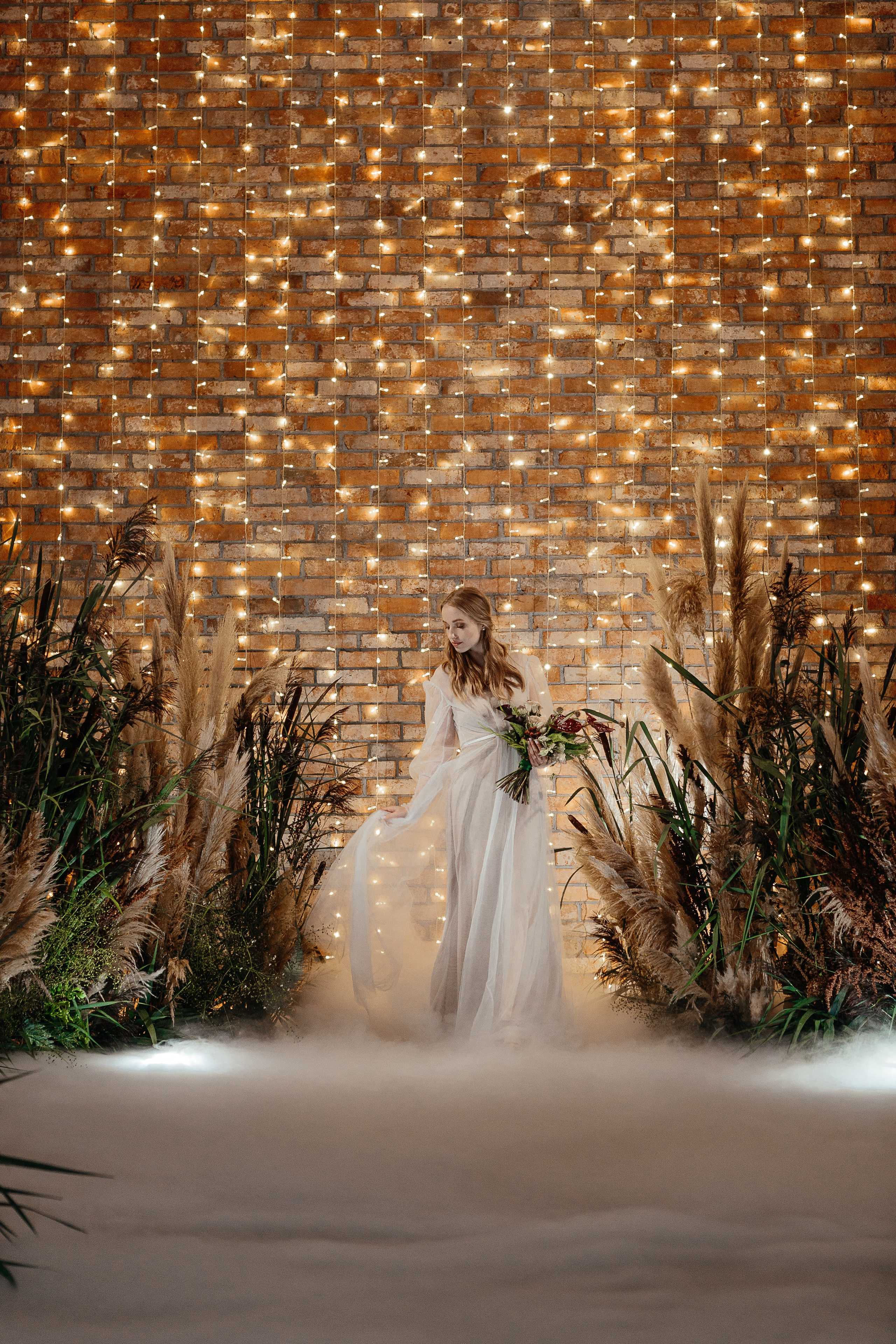 Кирпичная стена. Свадебная площадка РАНЧО