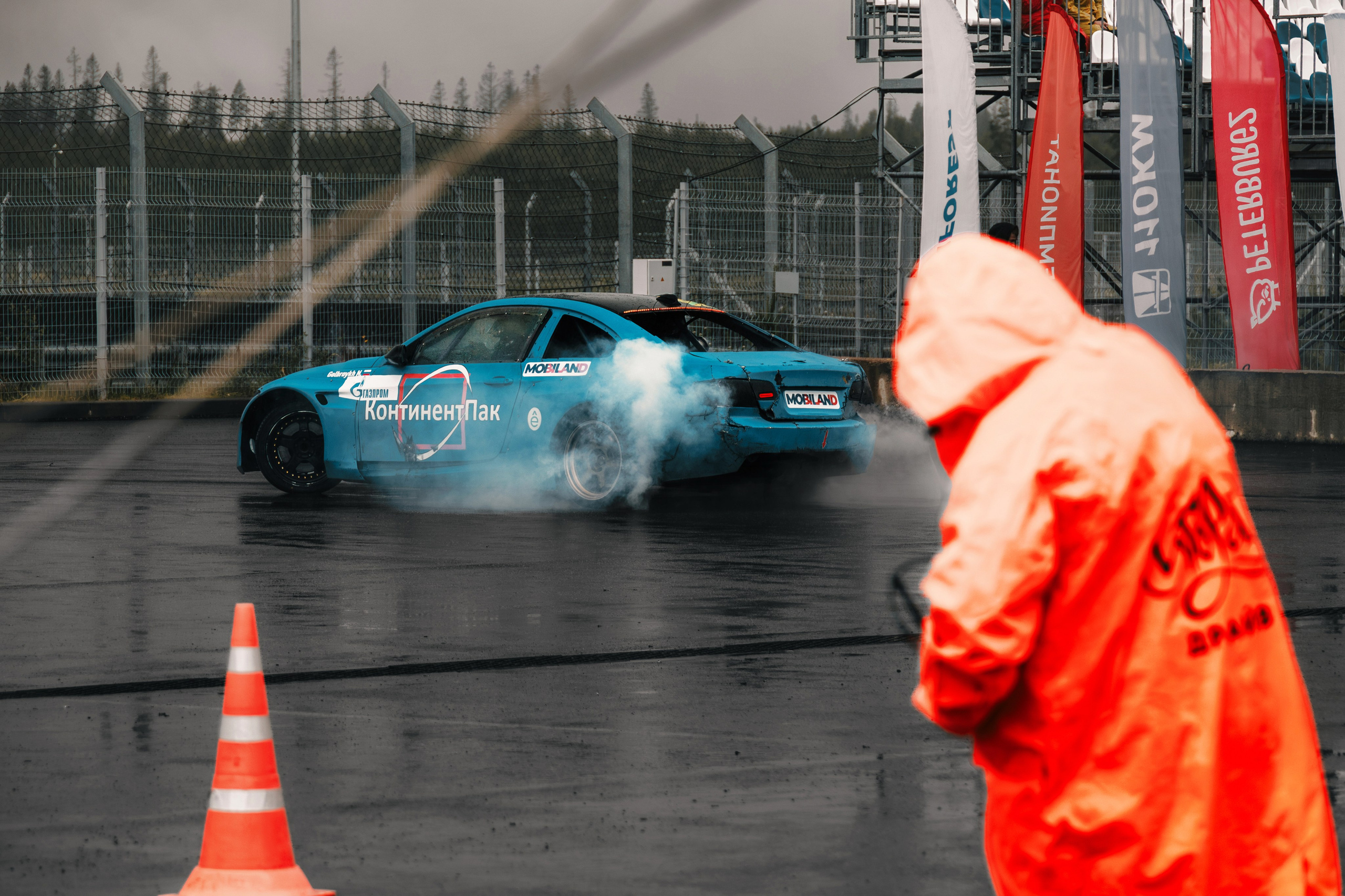 IDDC Этап 2: Бетонный Колизей и блогеры в деле