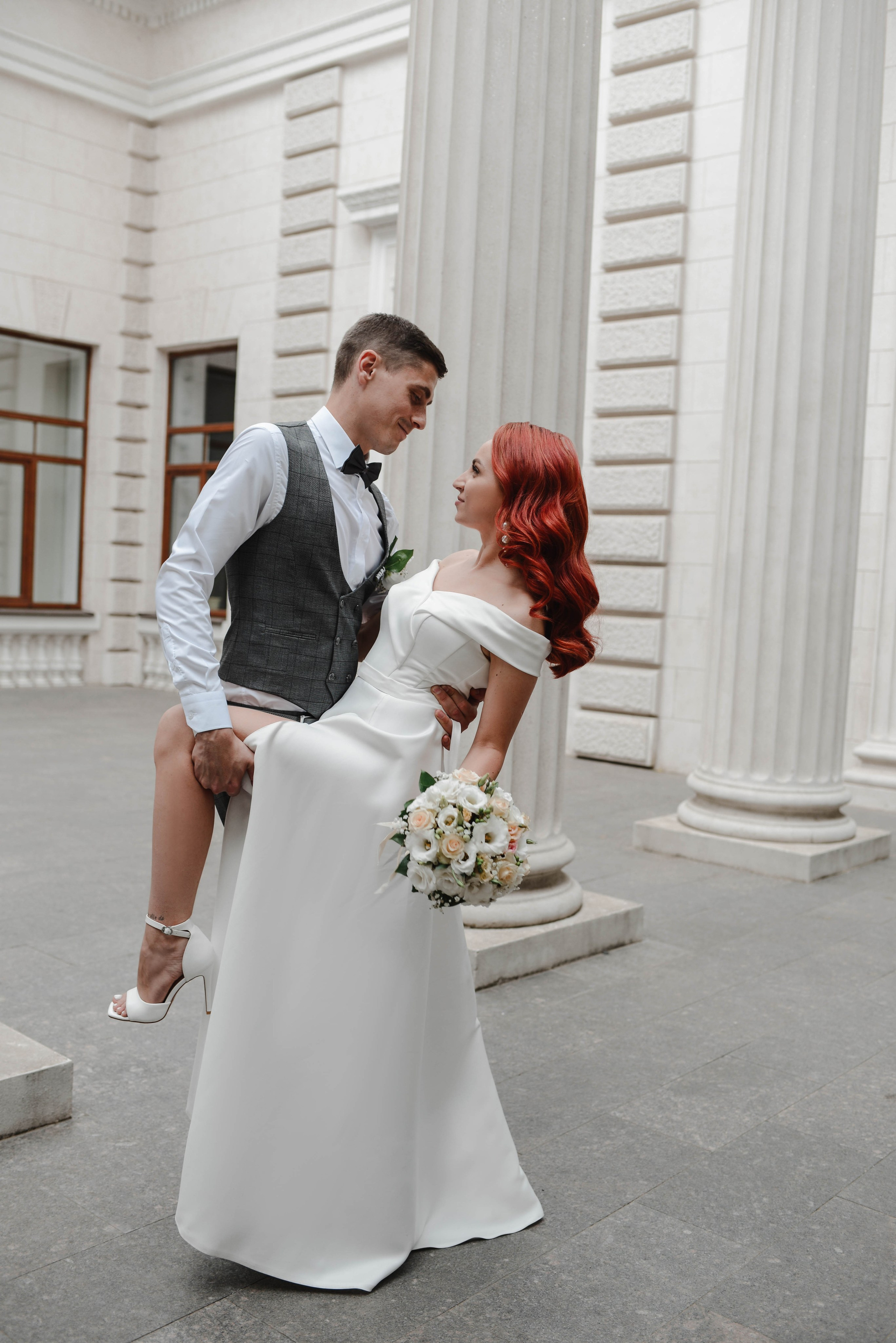 Свадебная прогулка по городу. Фотограф Ярута Оксана / Ростов-на-Дону