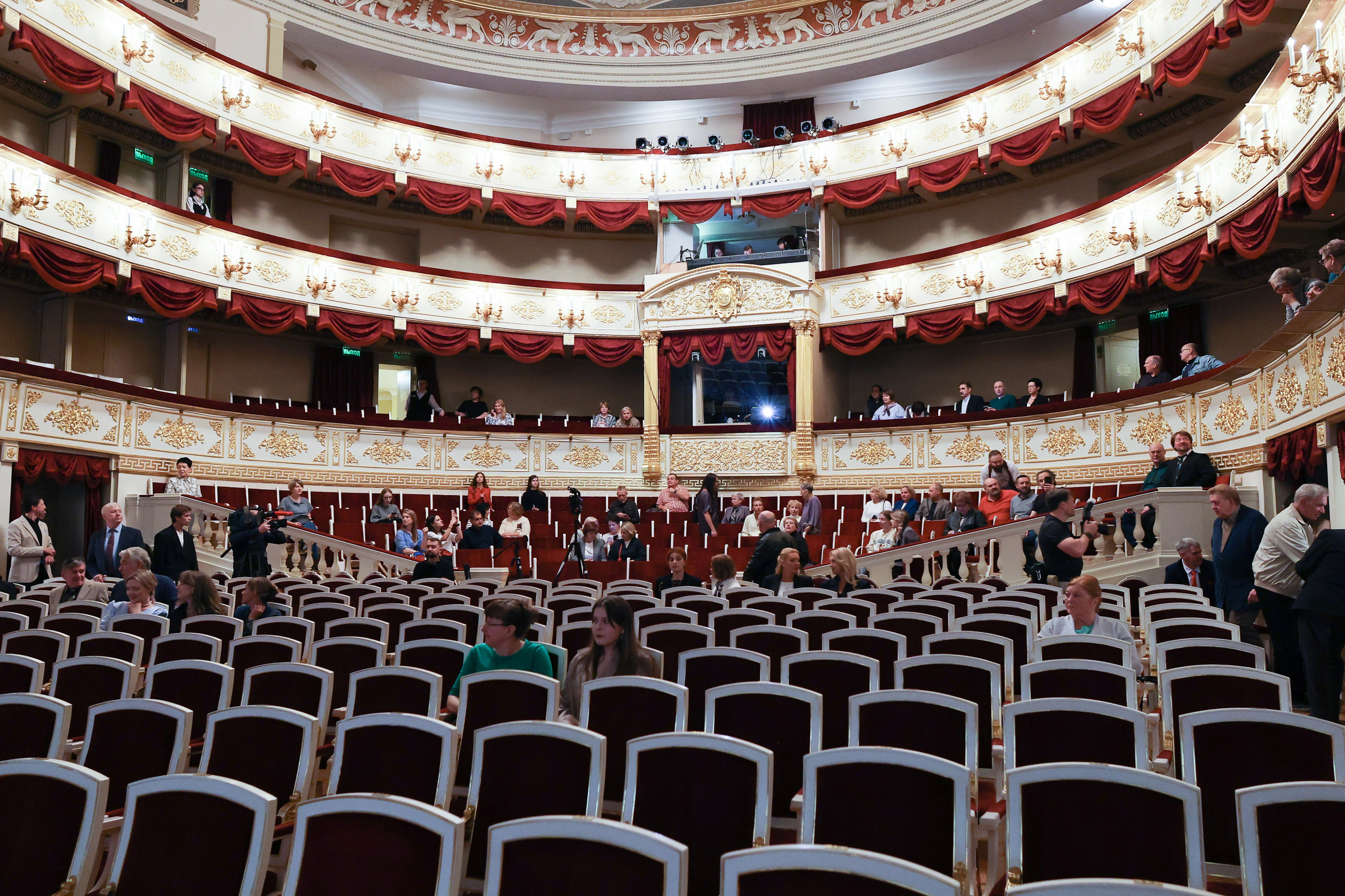 Сбор труппы Малого театра 2025. Reportage, architectural, fine art photographer Lena Melnikova in Moscow
