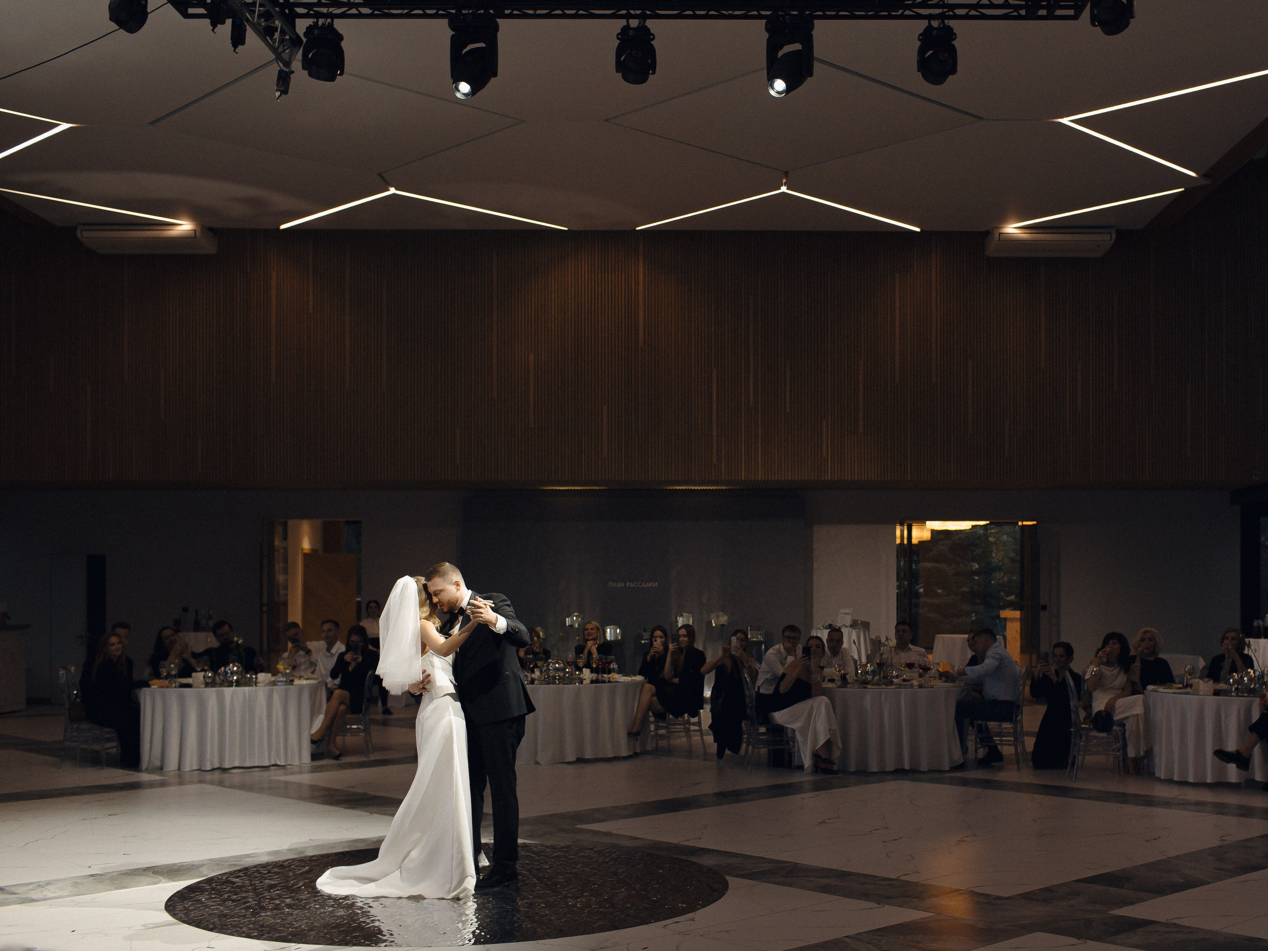 ПОЛИНА И ГЛЕБ, ПАРК СИТИ. Свадебный и индивидуальный фотограф в Челябинске Евгения Негодяева