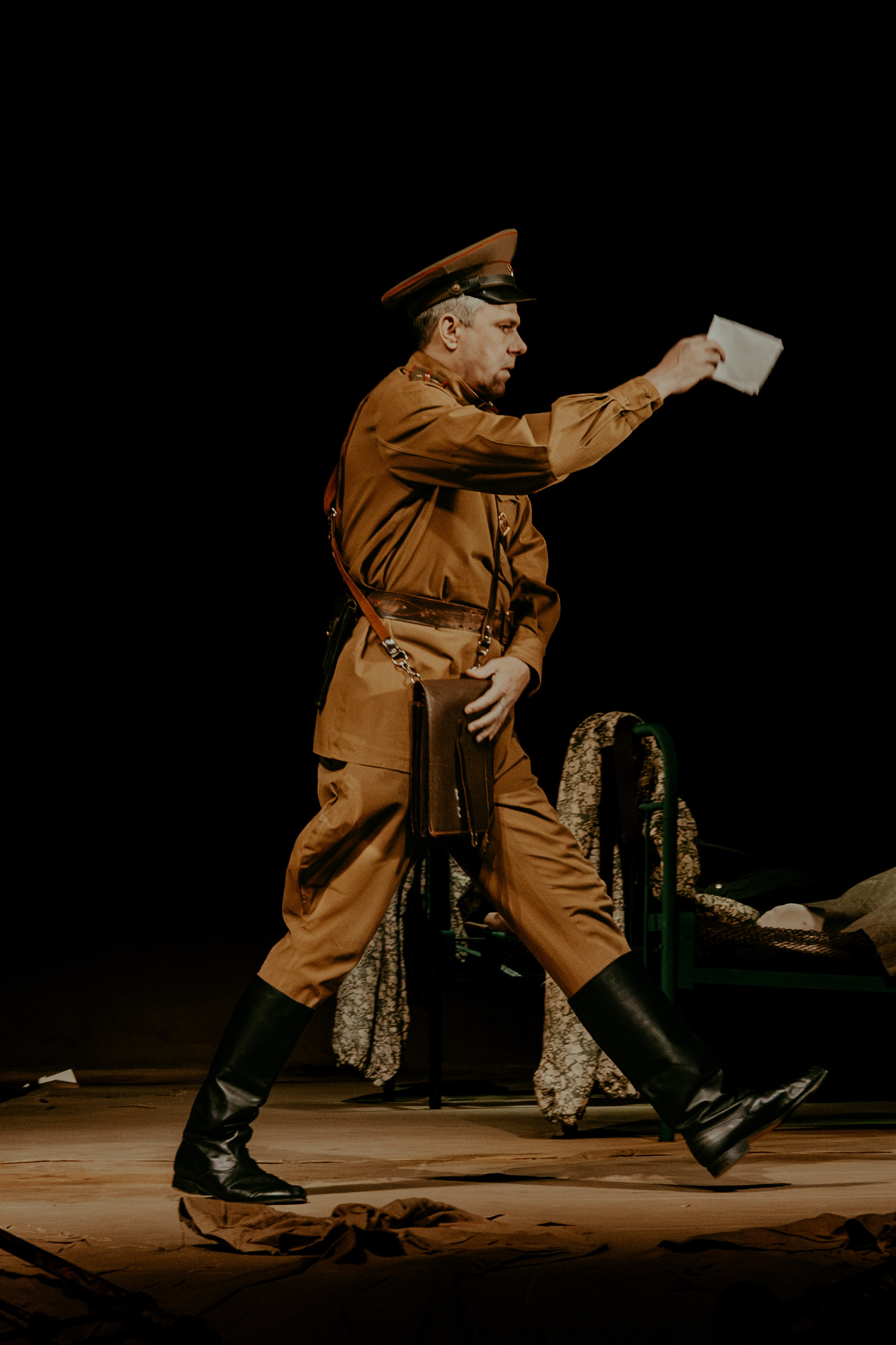 Театр Юного Зрителя " Не покидай меня». Фотограф Марк Файзулин