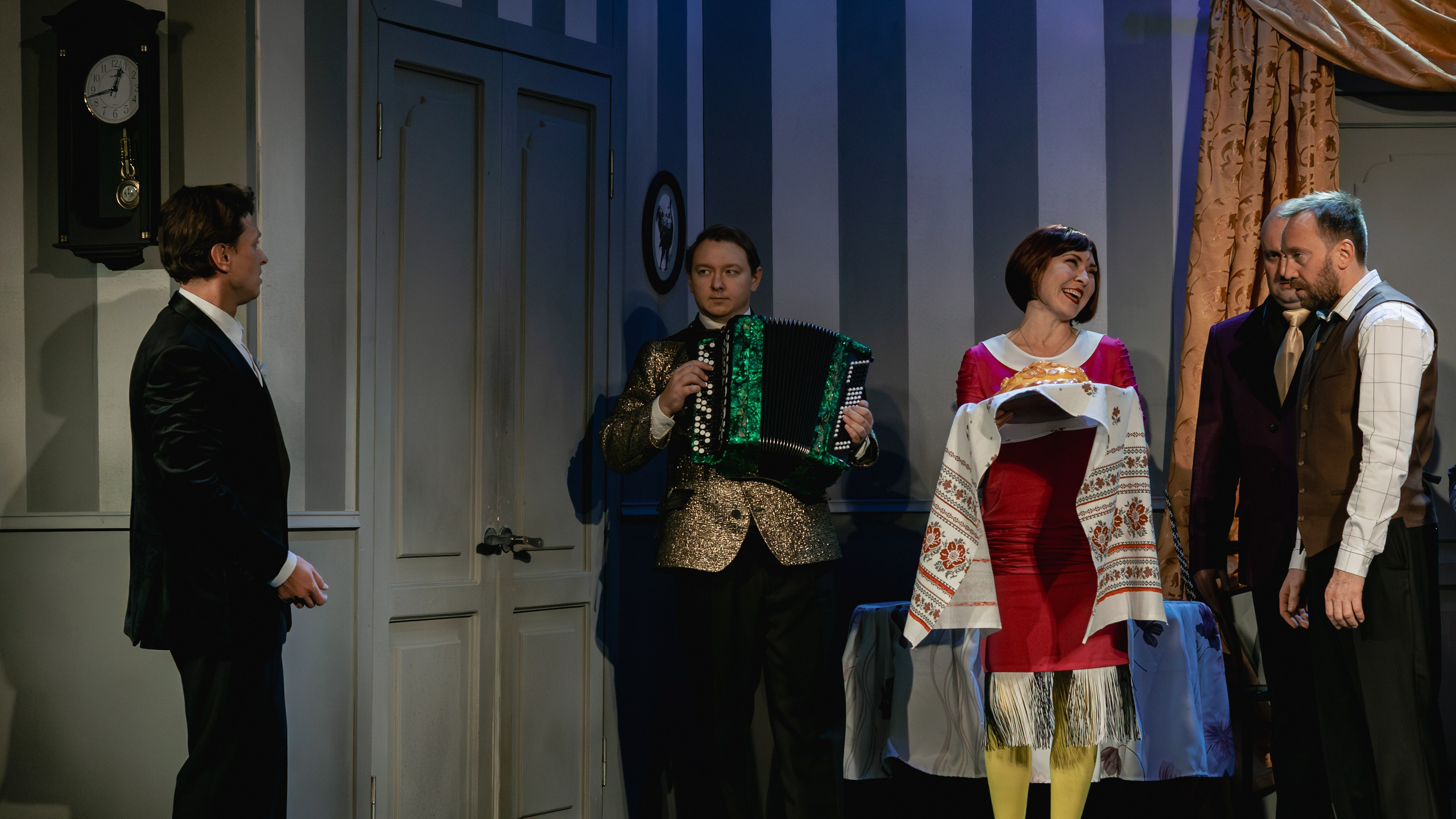 Театр Юного Зрителя «Две свадьбы». Фотограф Марк Файзулин