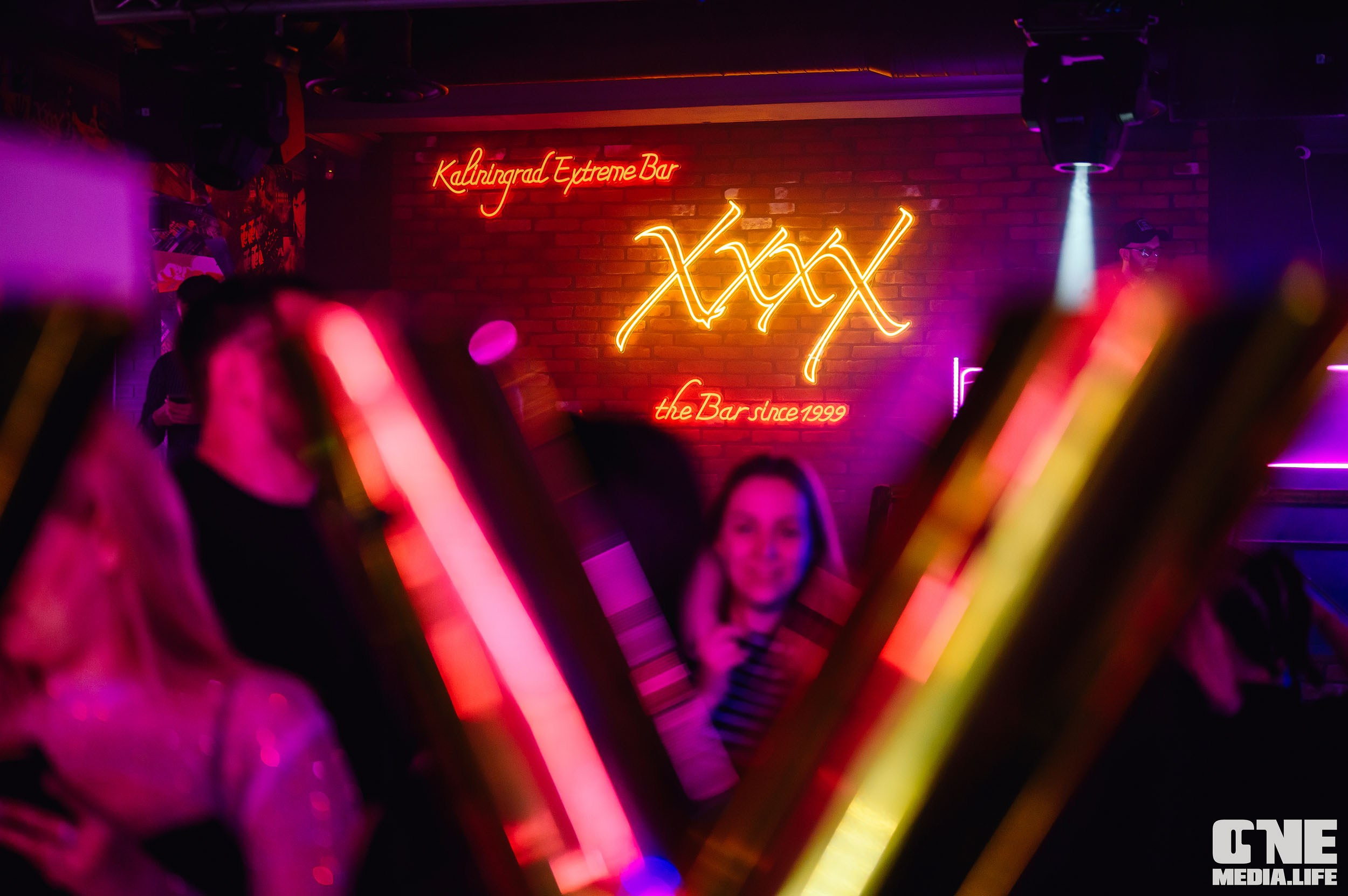 Фоторепортаж из бара XxxX. One Media Life: фоторепортажи, фотоотчеты с мероприятий и заведений