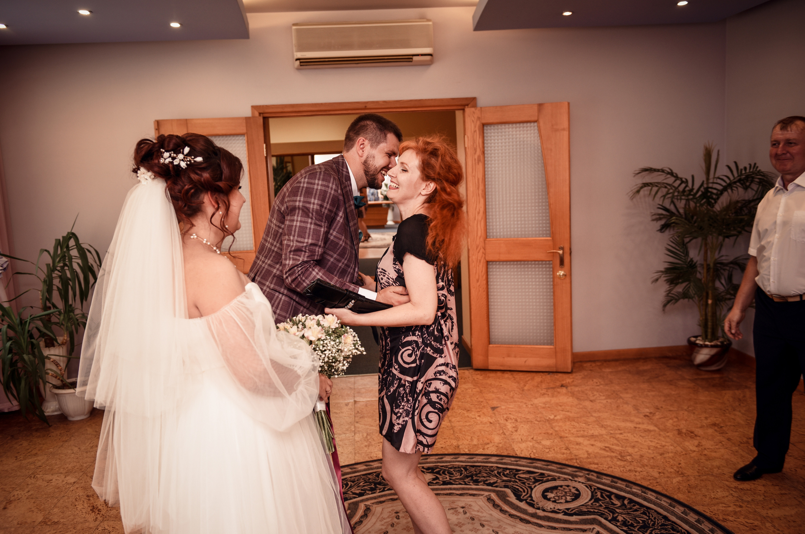 Роман и Алина. Свадебный, семейный, детский, контент фотограф в Омске Максим Ильин