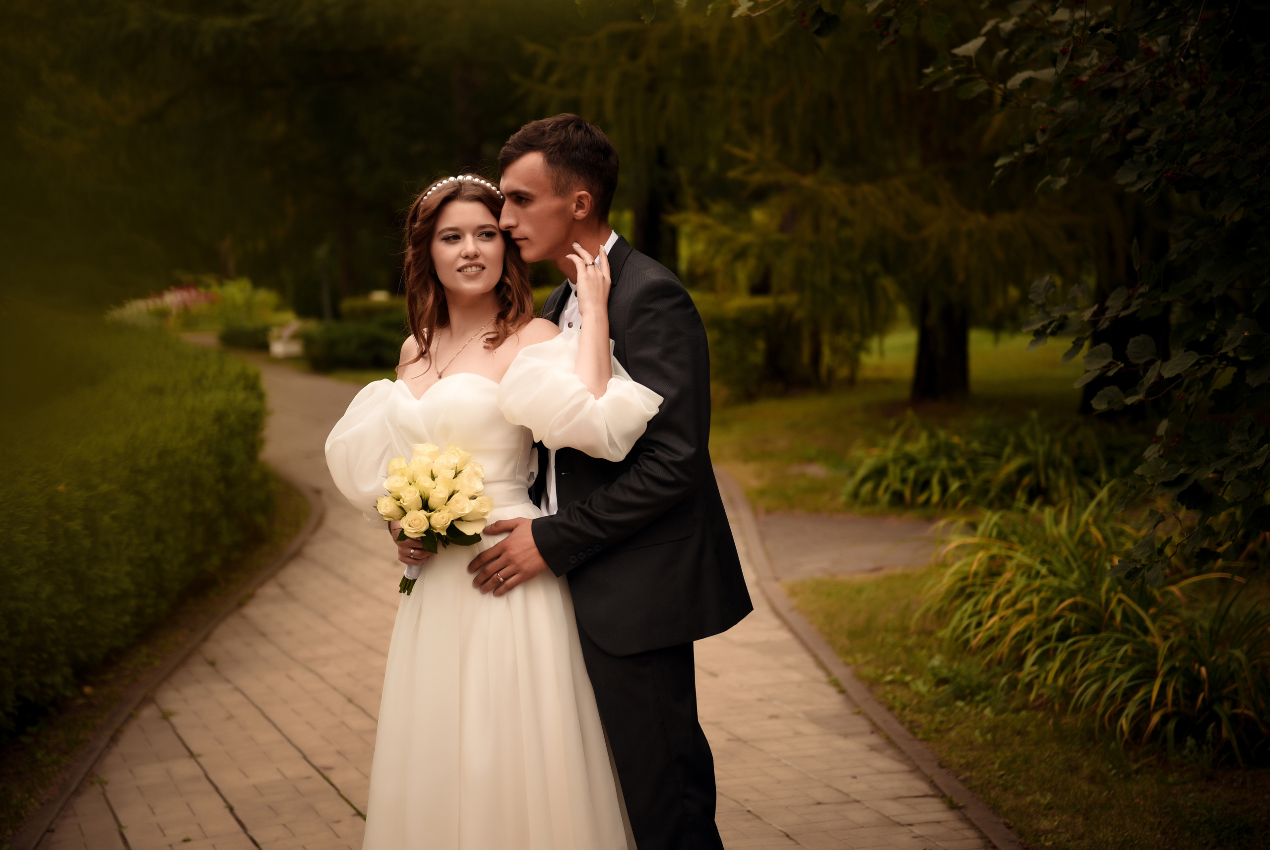 Витя и Юля 2х — часовая прогулка. Свадебный, семейный, детский, контент фотограф в Омске Максим Ильин