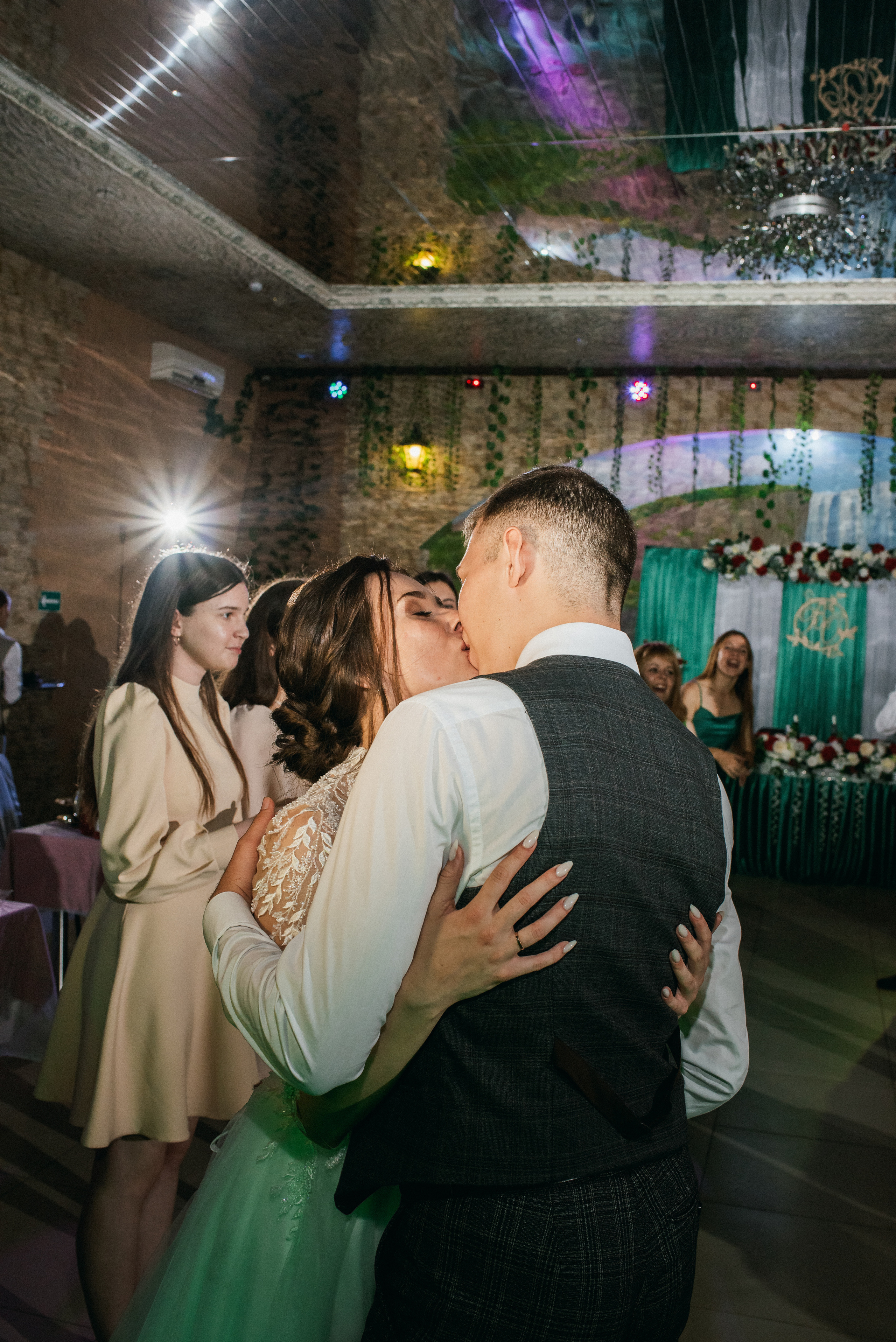 Красивая свадебная фотосессия в Россоше. Свадебный фотограф — фотограф на свадьбу в Воронеже — Свадебное фото