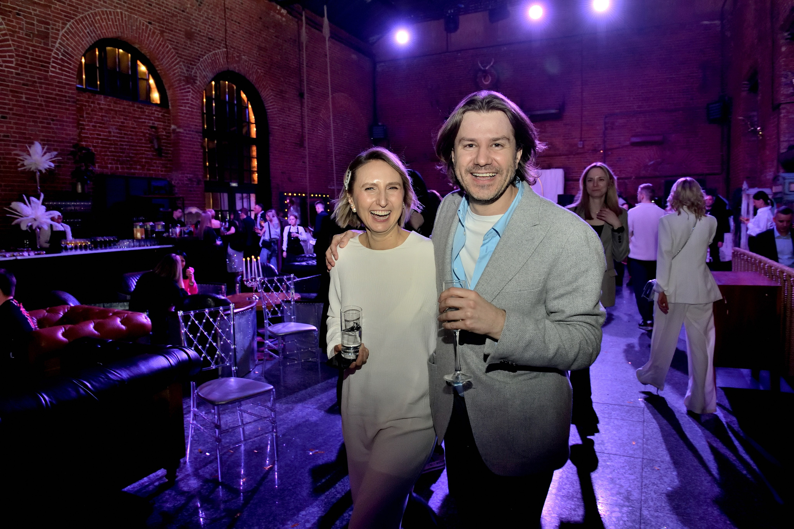 "Фотографии сотрудников на корпоративе".