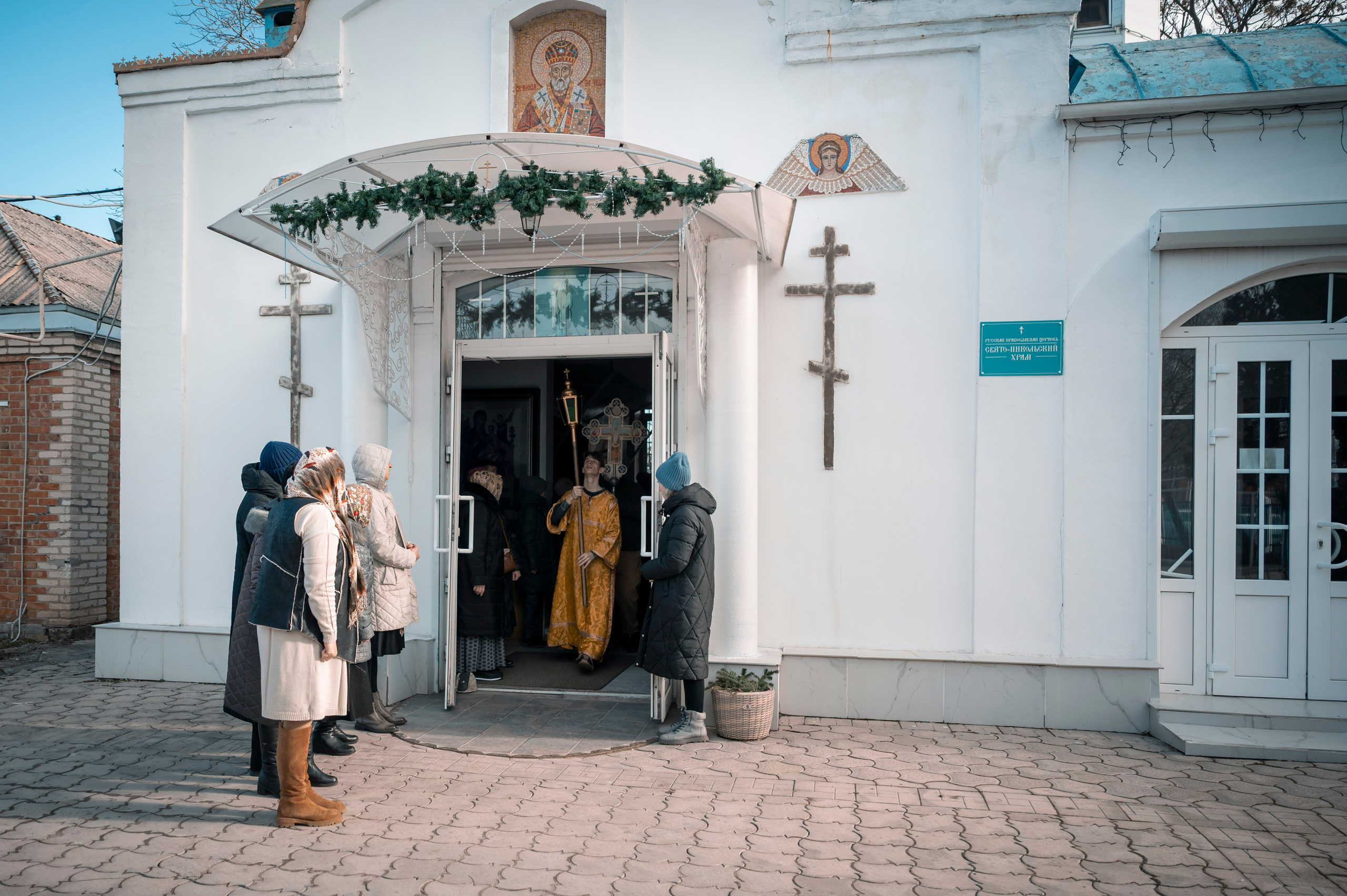 Никольский храм, г. Зерноград. Торжество Православия. Антон и Татьяна Денисенко — В храме