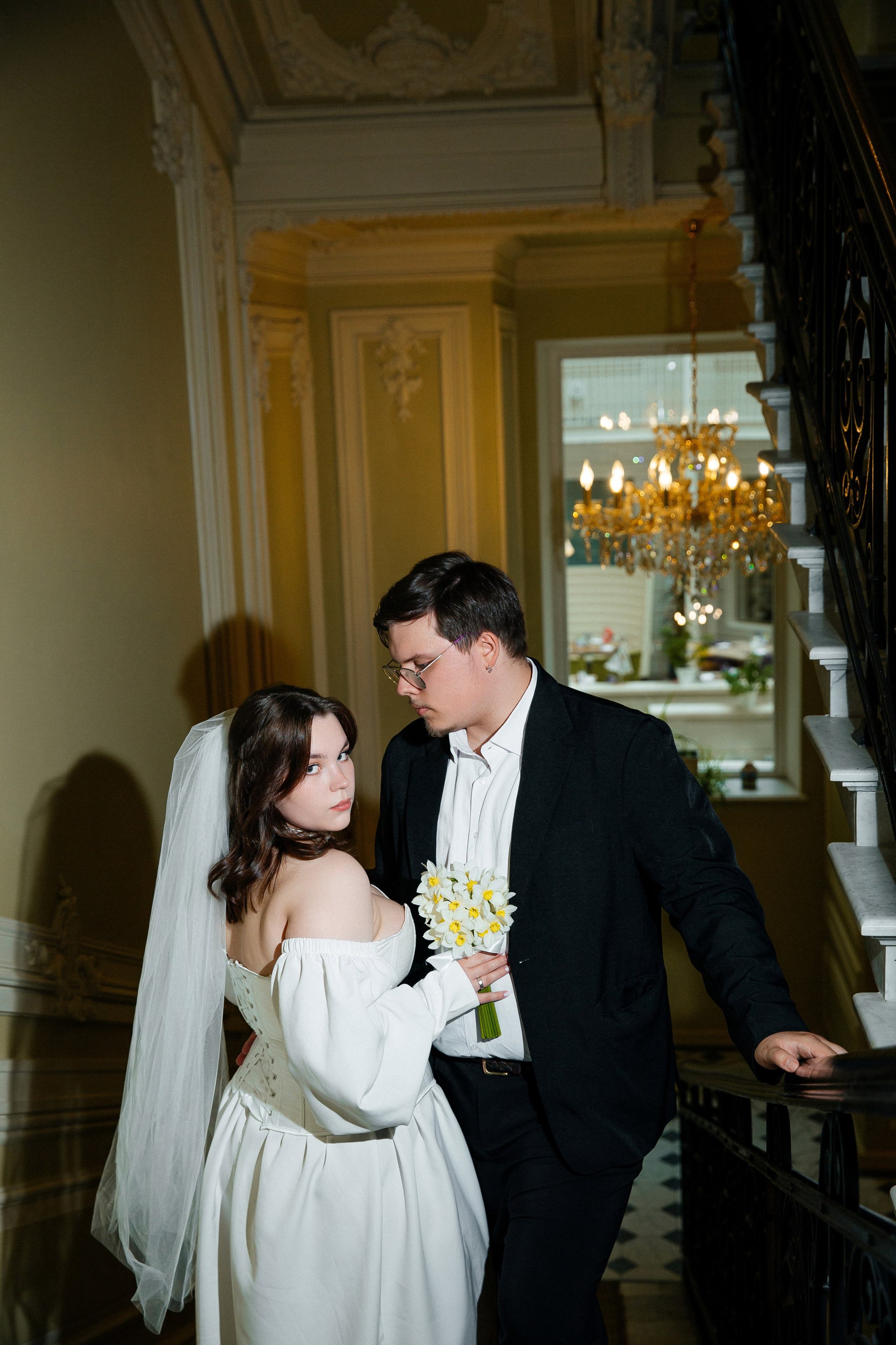 Съемка в отеле и регистрация прохладным майским днем. Свадебный фотограф в Санкт-Петербурге Вика Стукачева