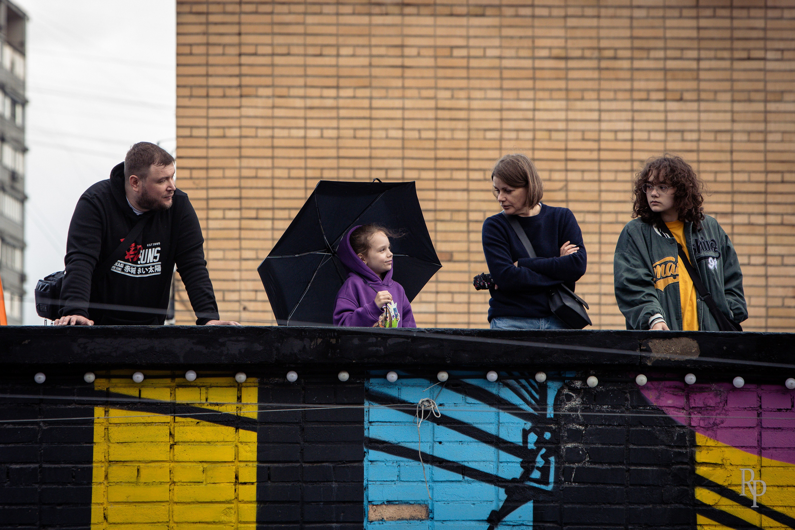 SHOWDOWN. Rusty Photographer