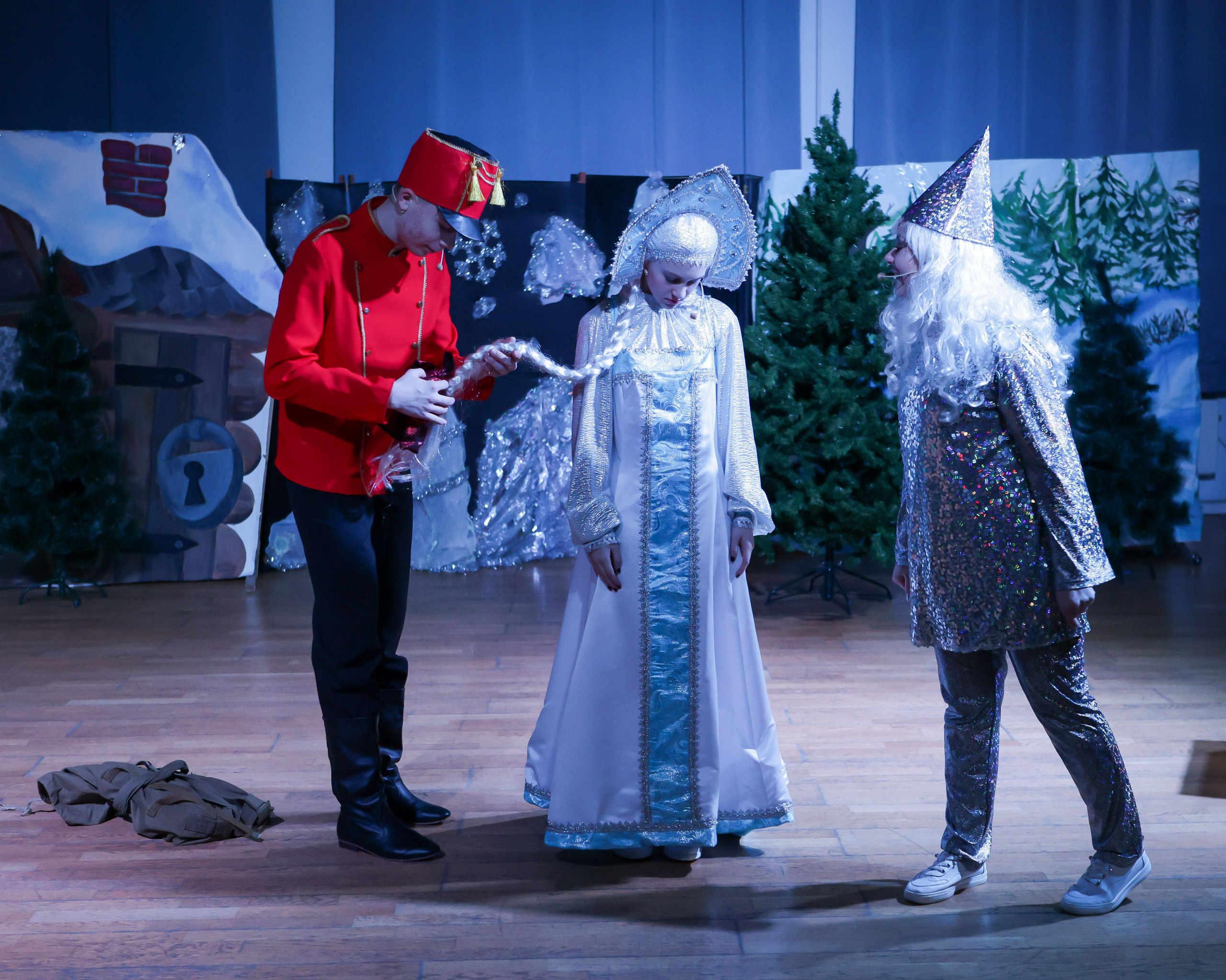 Новогодняя скачзка центр детского творчесва Подольск. Выпускные альбомы и школьный фотограф в Подольске, Троицке, Щербинке, Москве и Московской области