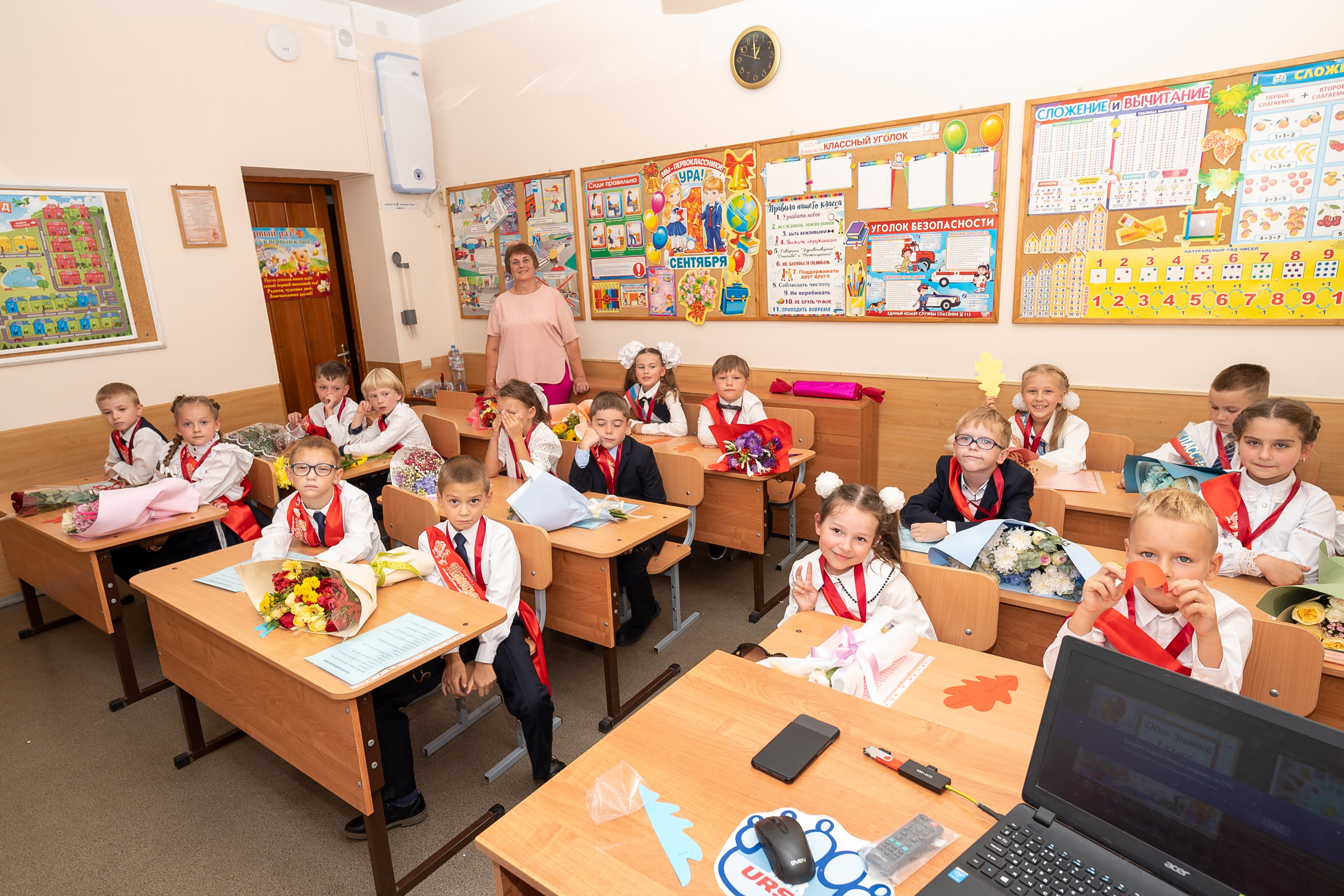 Школьная фотосессия в Туле. Портретный, семейный, свадебный фотограф. Бизнес, контент съёмка. Тула