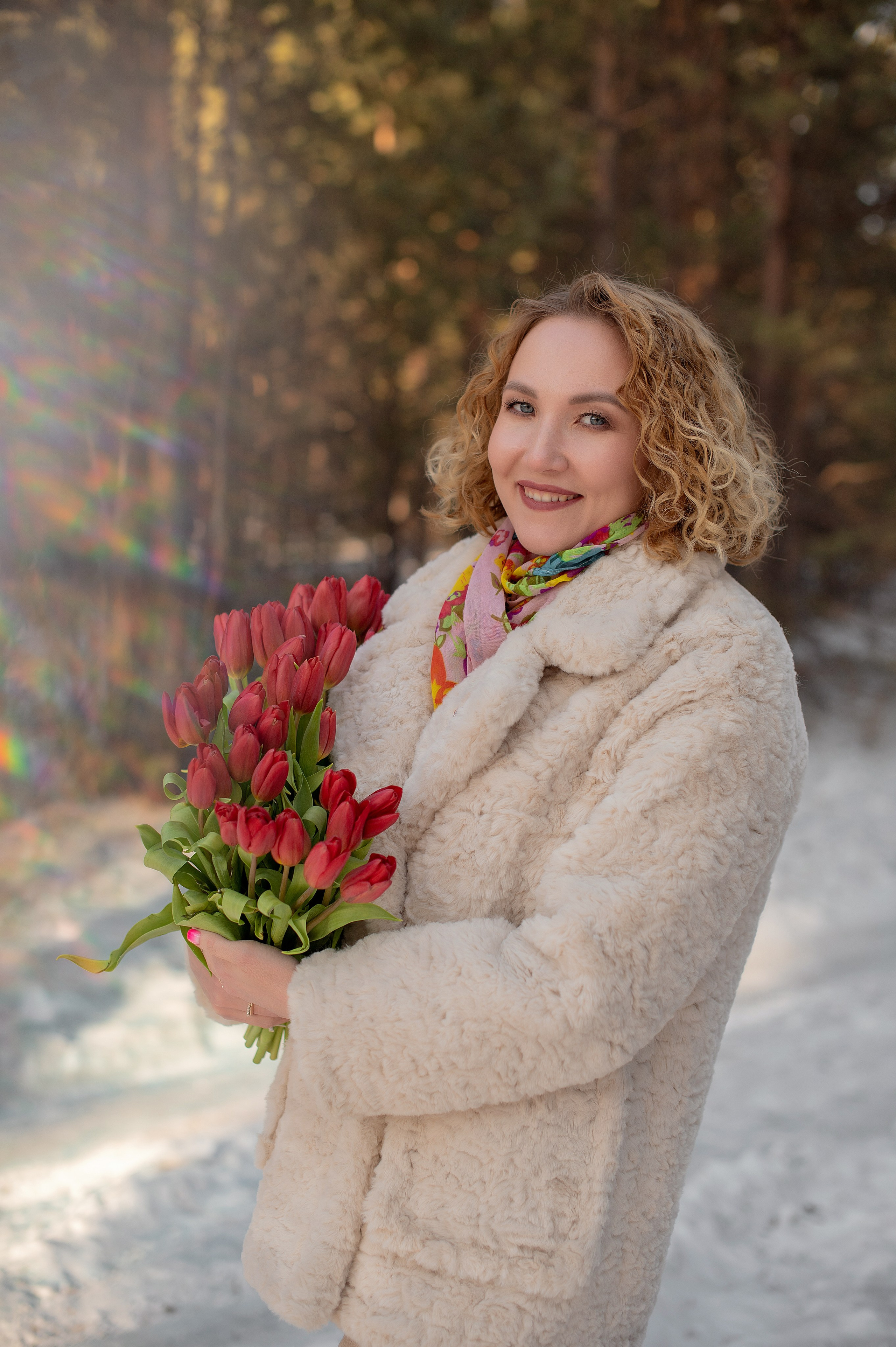 Ира тюльпаны в снегу. Фотограф Виктория Воронина