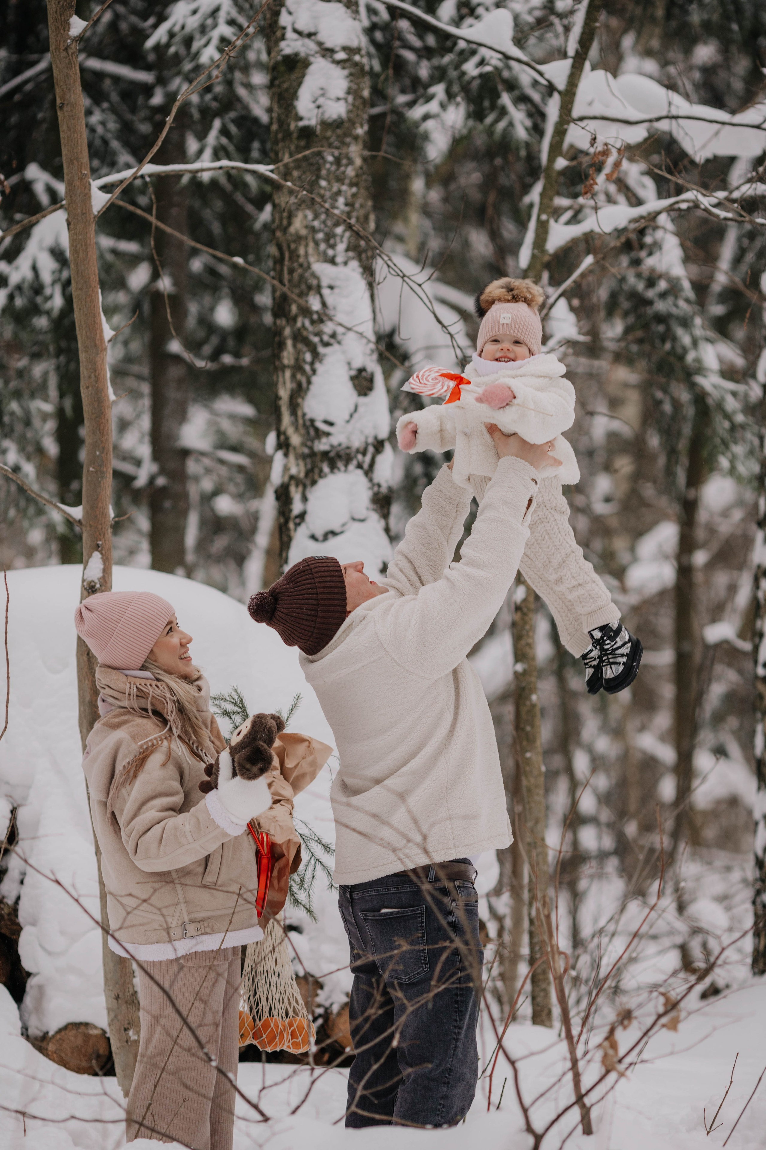 Лиля и семья Зимняя прогулка в лесу. Семейный и свадебный фотограф Видное Москва Екатерина Пятова