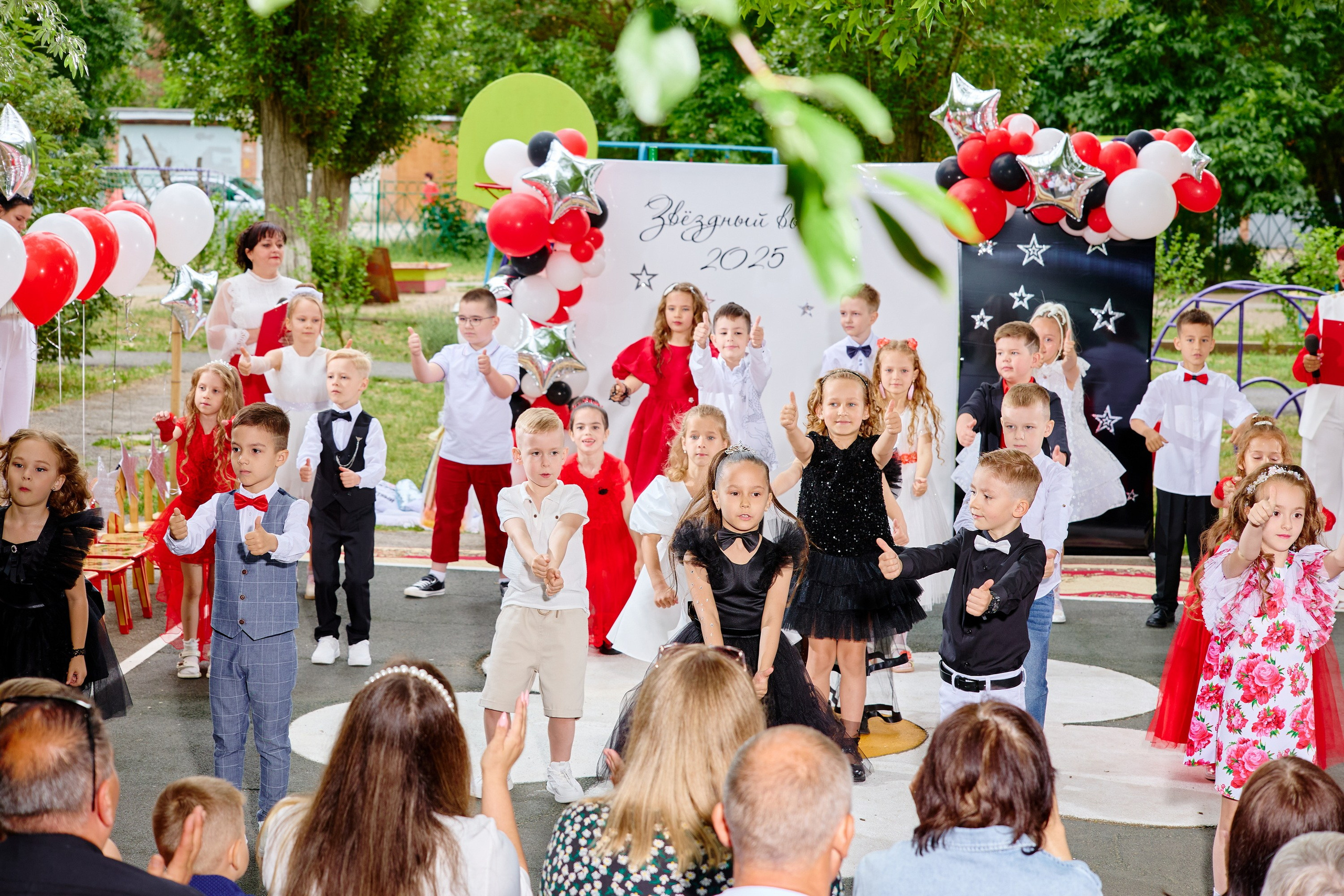 Выпускной 45 сад. Фотограф Выпускные альбомы Таганрог Сергей Коробченко