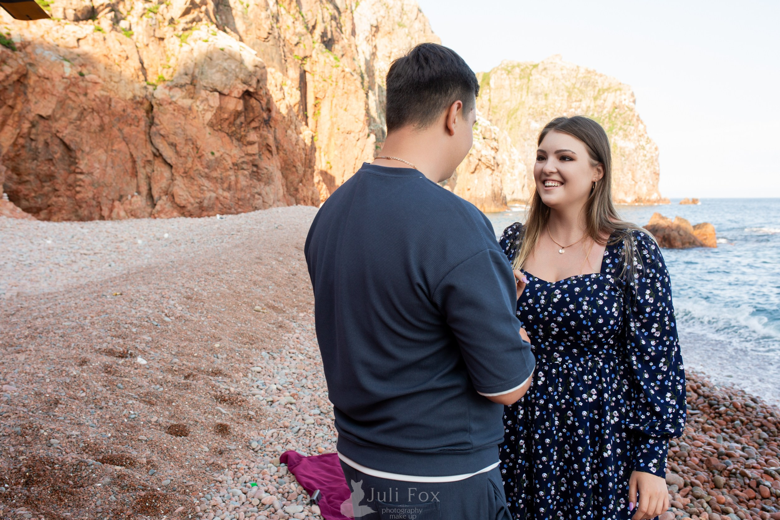 Фотосессия предложения руки и сердца во Владивостоке. Портретный, свадебный, репортажный фотограф во Владивостоке Юлиана Джули Фокс