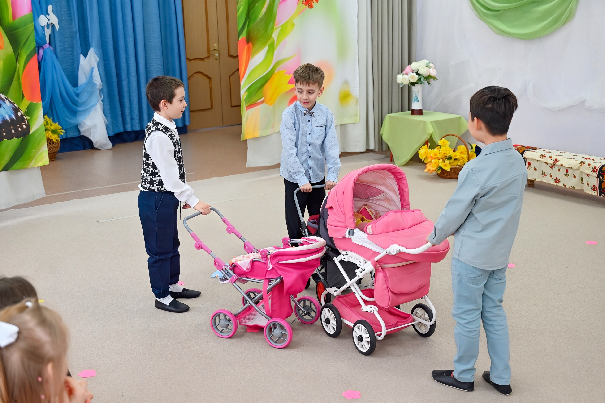 Праздник в группе Цветик семицветик. Семейный и детский фотограф Москва