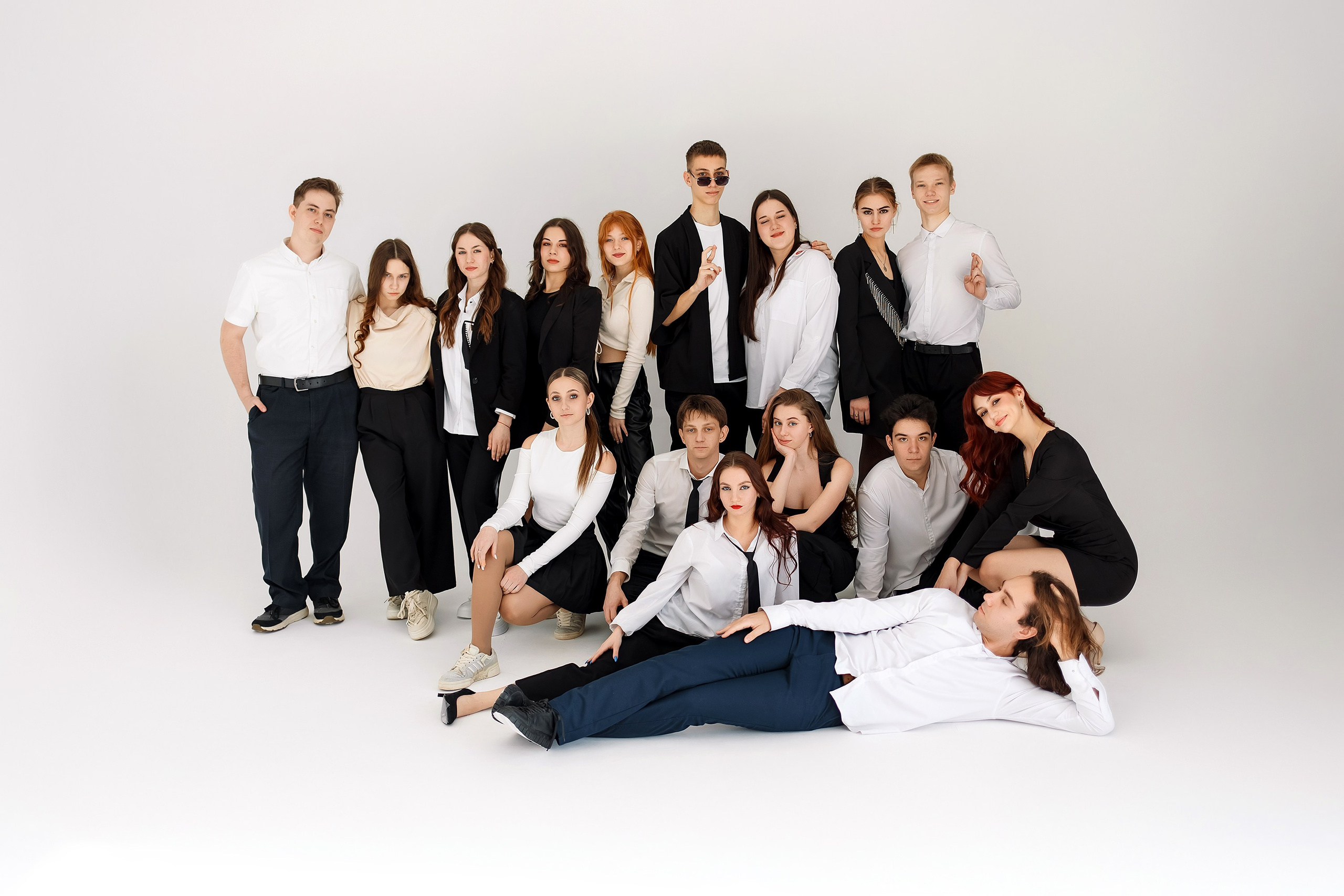 11 класс съемка на циклораме. Фотограф Любовь Корниенко, Примоский край