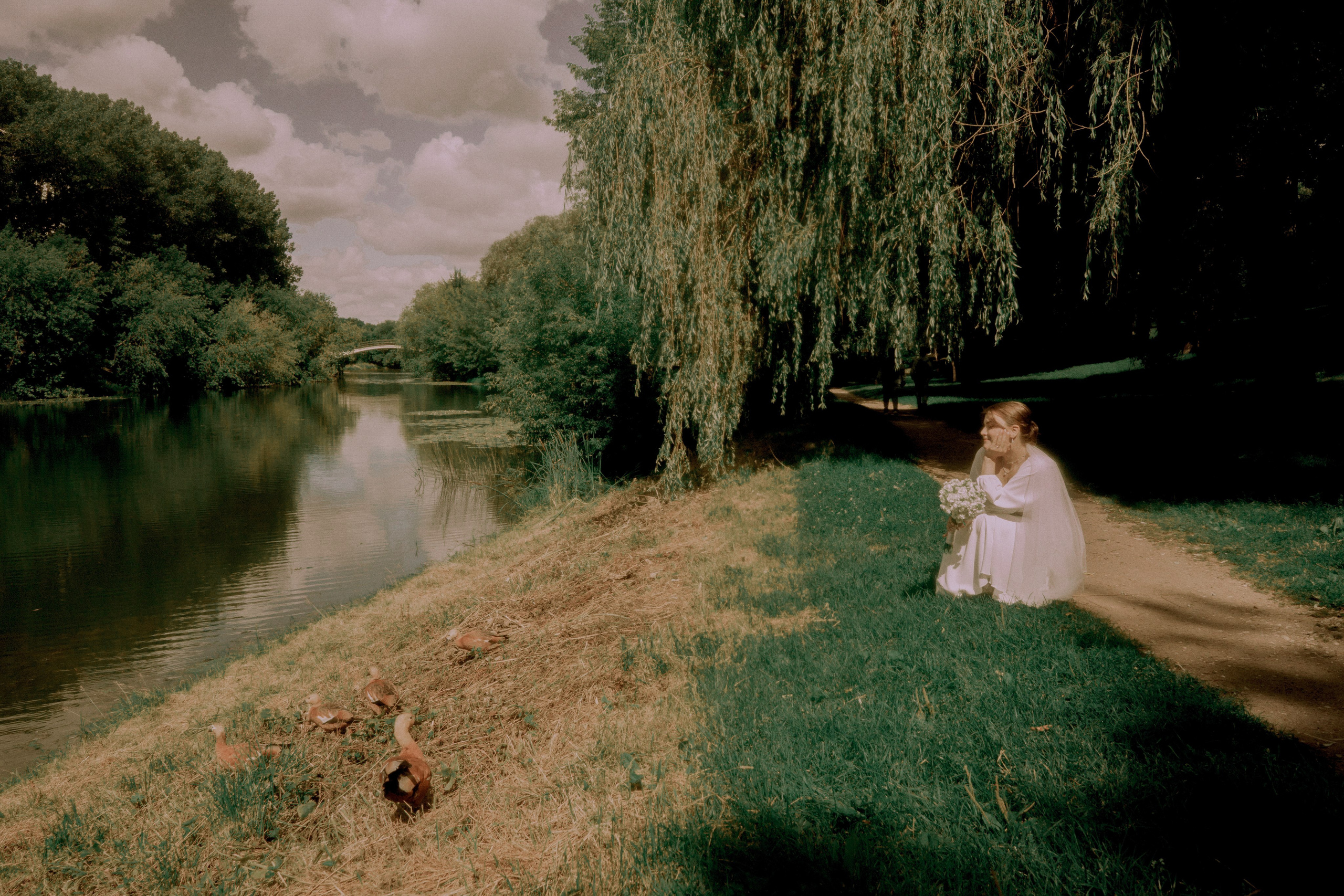 Москва как декорация любви — свадебная фотосессия в городе и на природе. Свадебный фотограф в Санкт-Петербурге Миша Репина