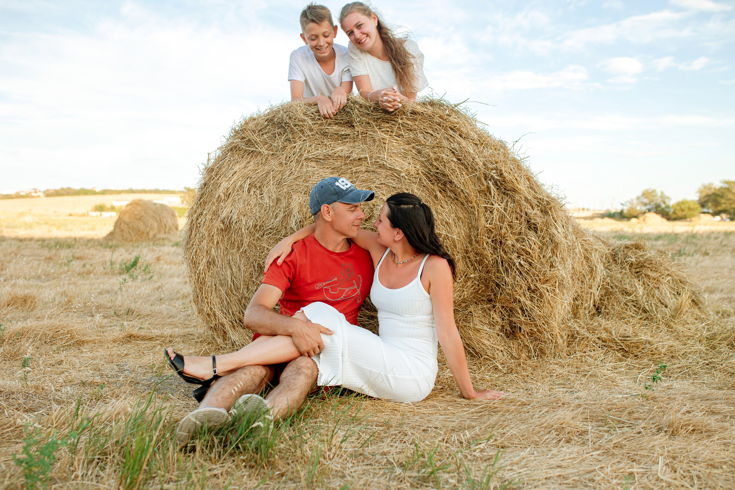 Арина, Олеся, Игорь и Тимофей. Фотограф в Геленджике, Архипо-Осиповке, Абрау-Дюрсо, Кринице Виктория