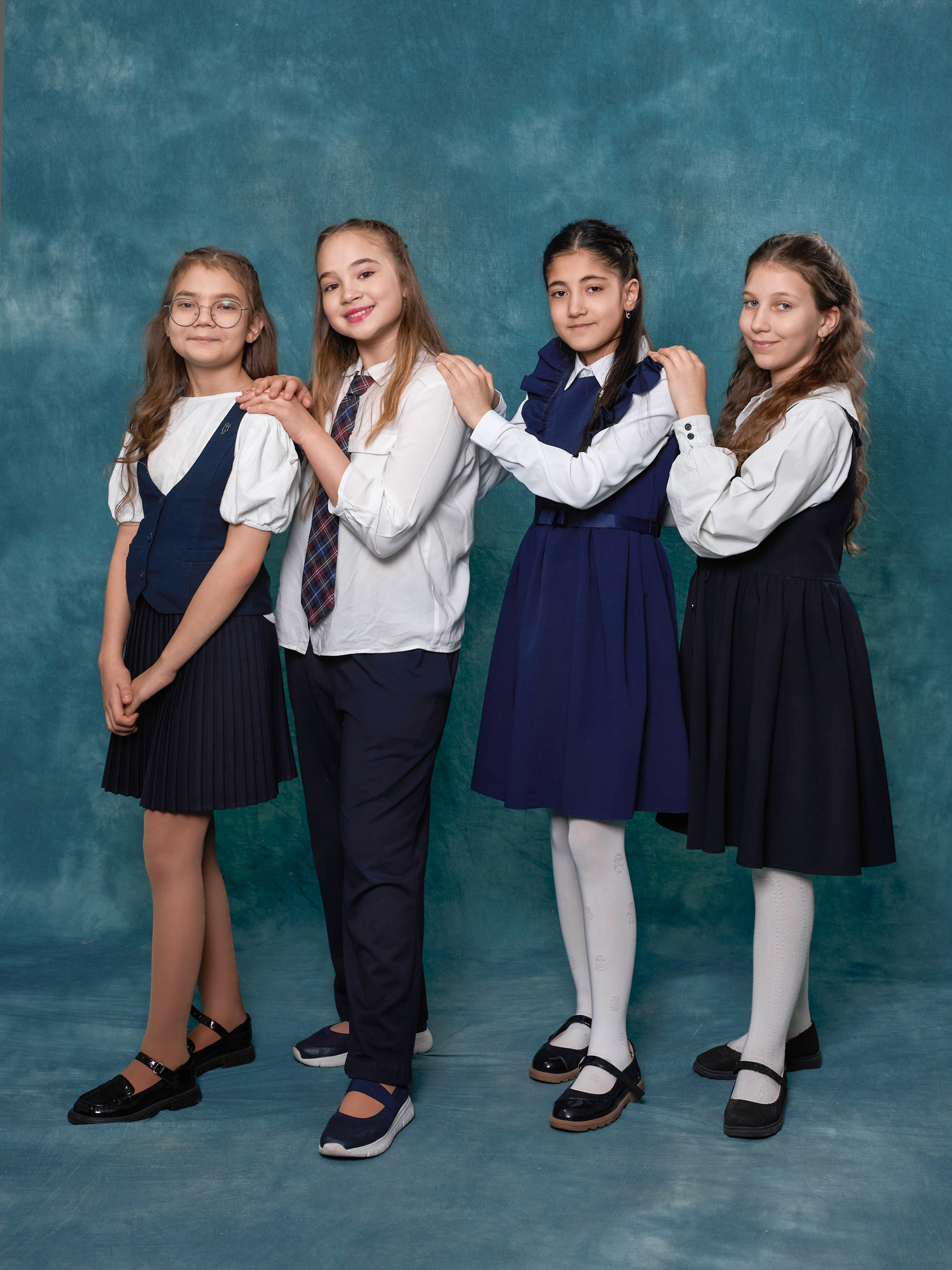 Школьный альбом "Кубы бирюза". Выпускные альбомы в Тюмени для школ, садов, вузов спортивных секций