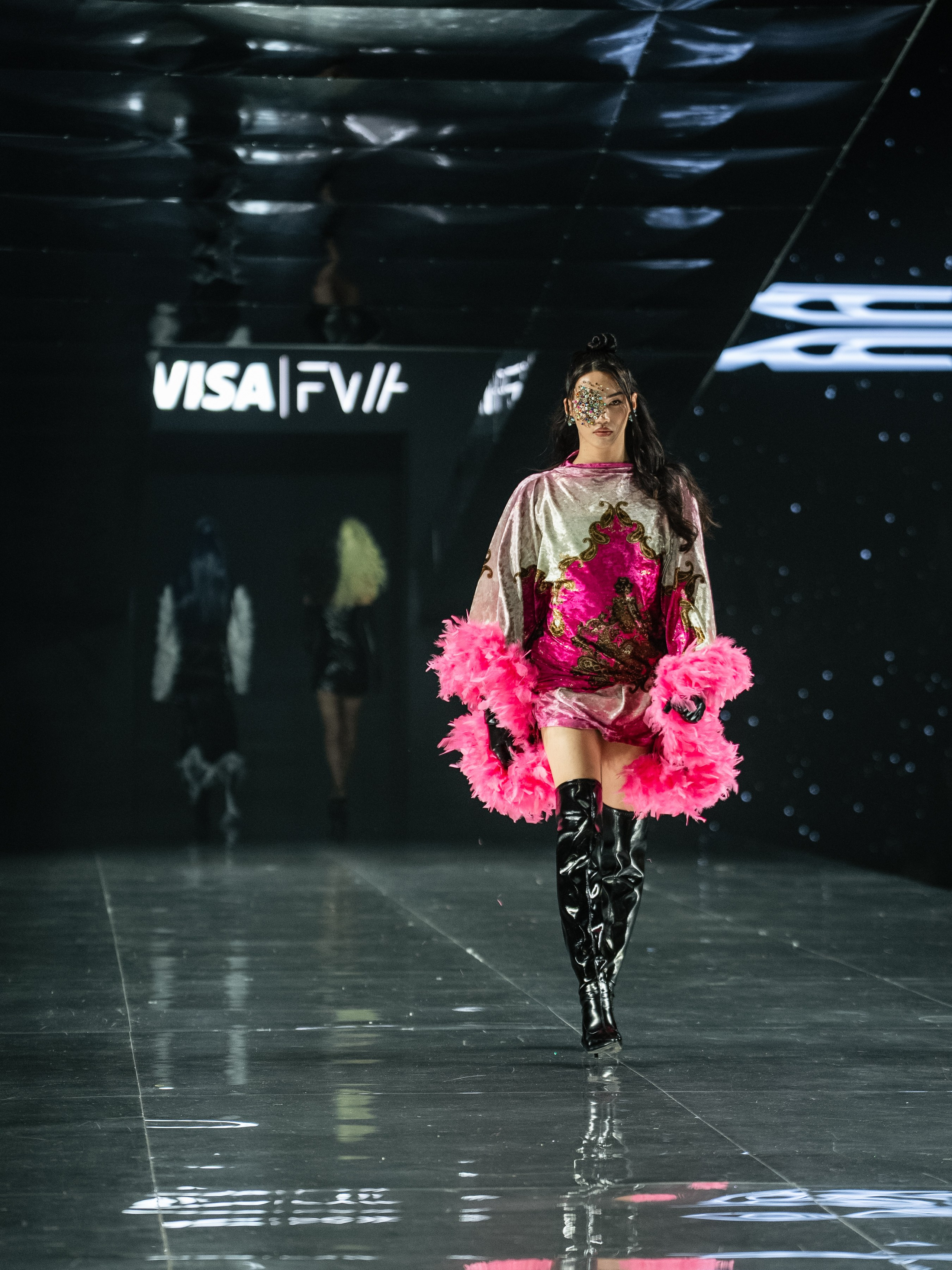 Visa Fashion Week YESYES. Сайт Алматинского НЮ АРТ, будуар и фэшн фотографа Дениса Карпенко