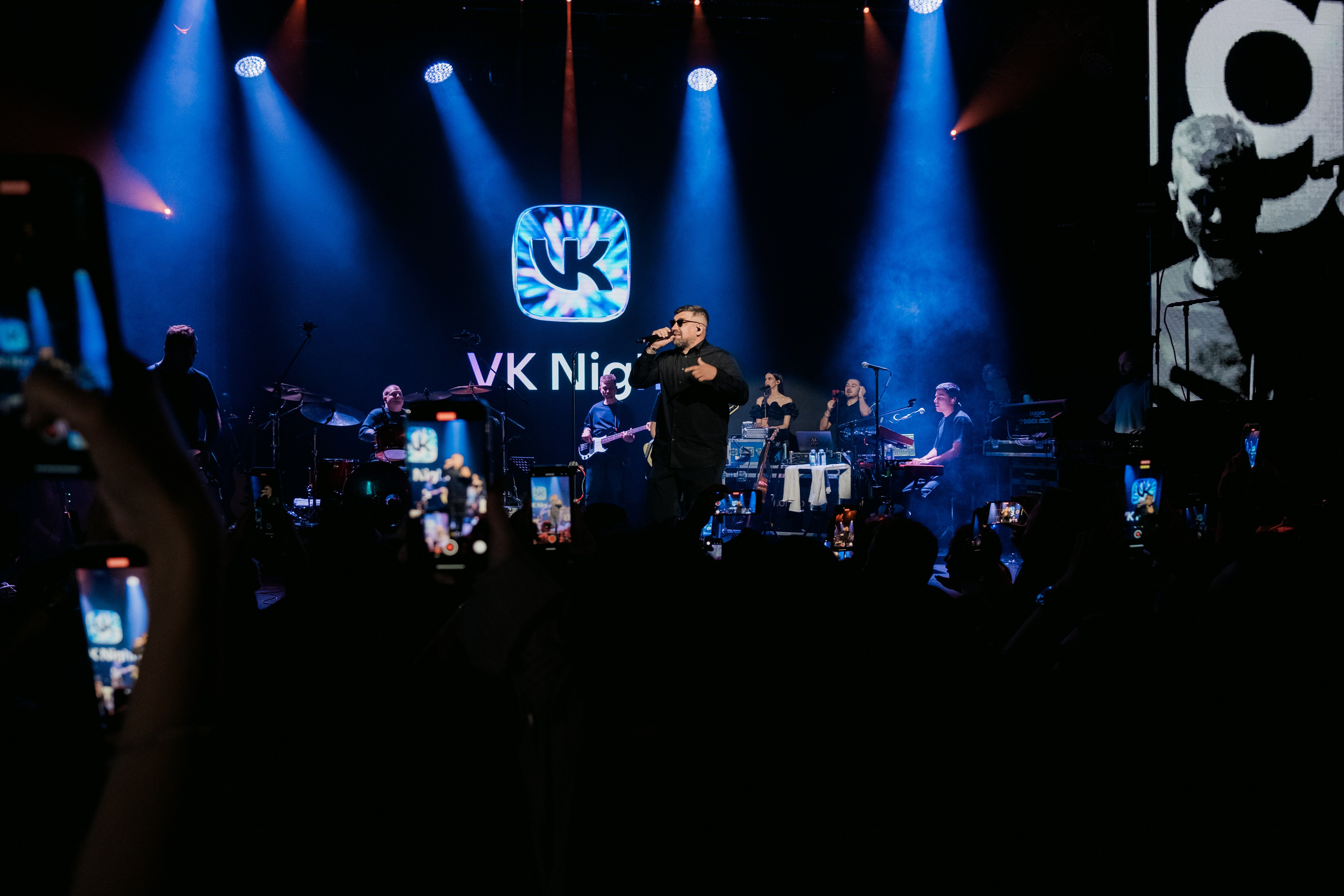 VK NIGHT SPb. Репортажный и портретный фотограф в Москве Илья Спиридонов