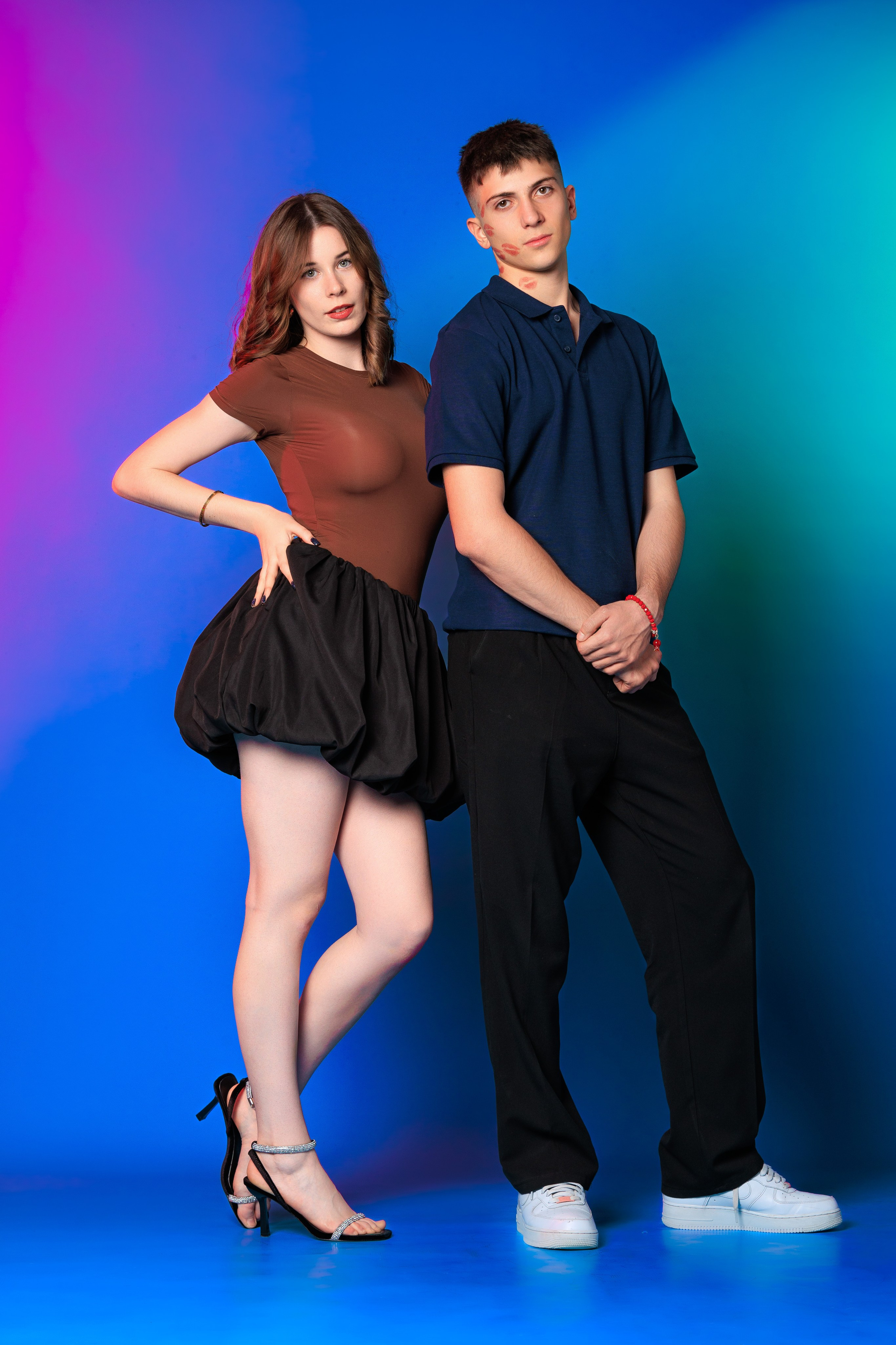 Смотреть фотки в фотостудии. Выпускные альбомы Геленджик, Новороссийск, Краснодар, Туапсе