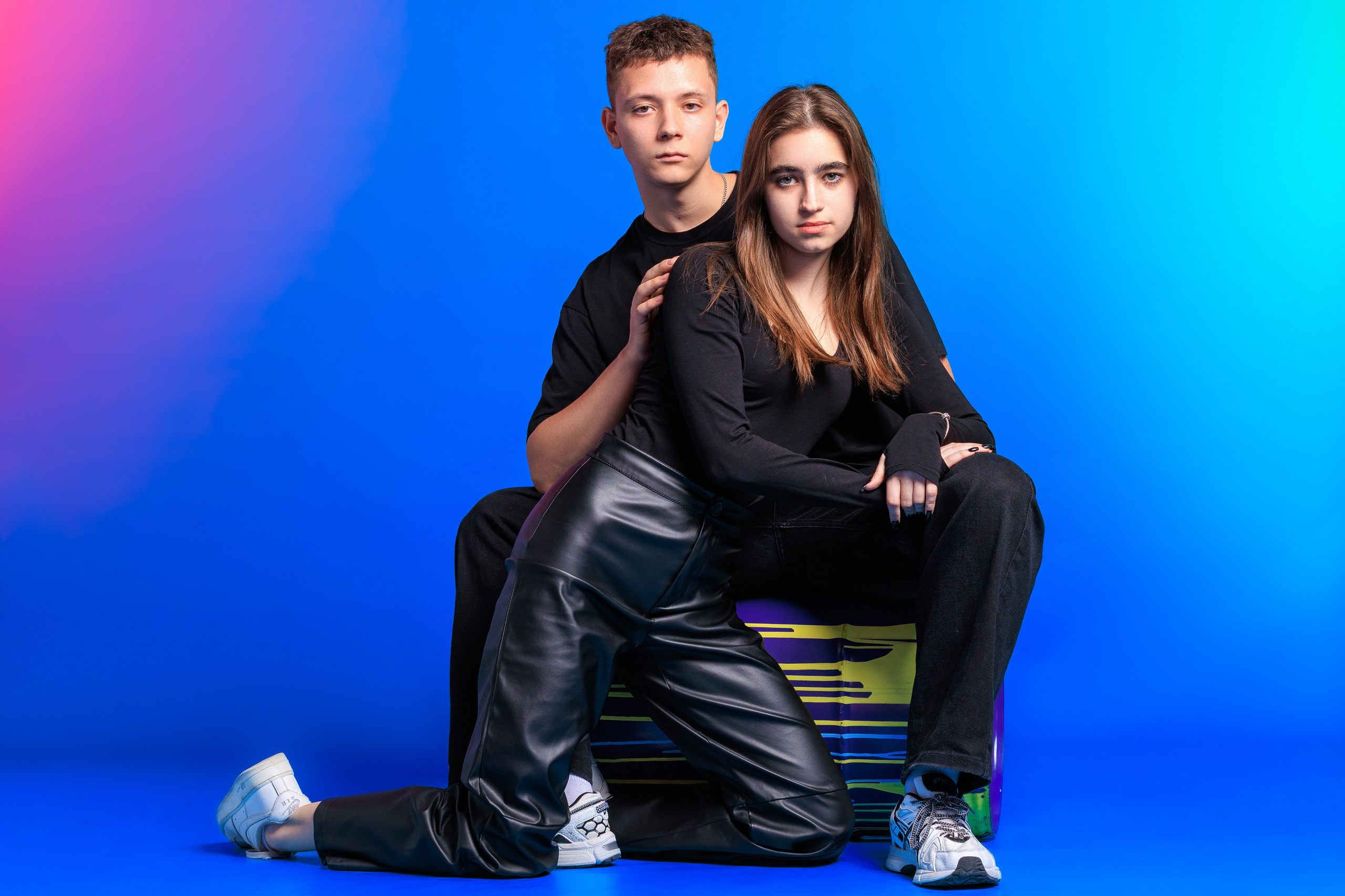 Смотреть фотки в фотостудии. Выпускные альбомы Геленджик, Новороссийск, Краснодар, Туапсе