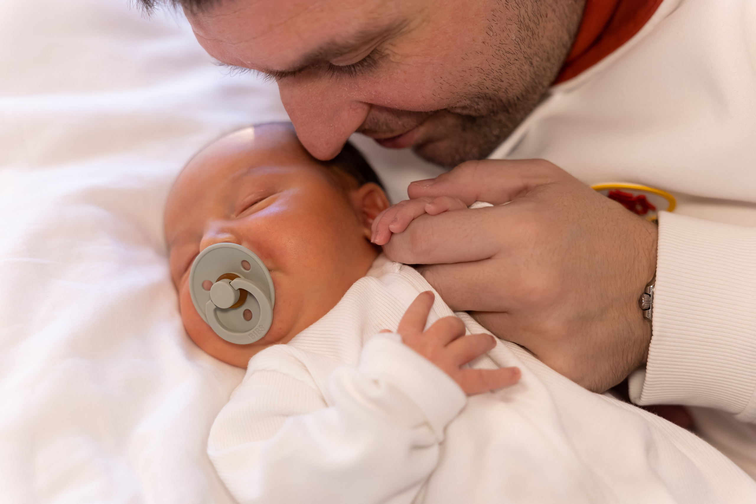 Фото выписки — заказать фотографа на выписку из роддома в Москве. Фотографы на роды в Москве. Фото и видео родов. Фотопроект «Продолжение рода»
