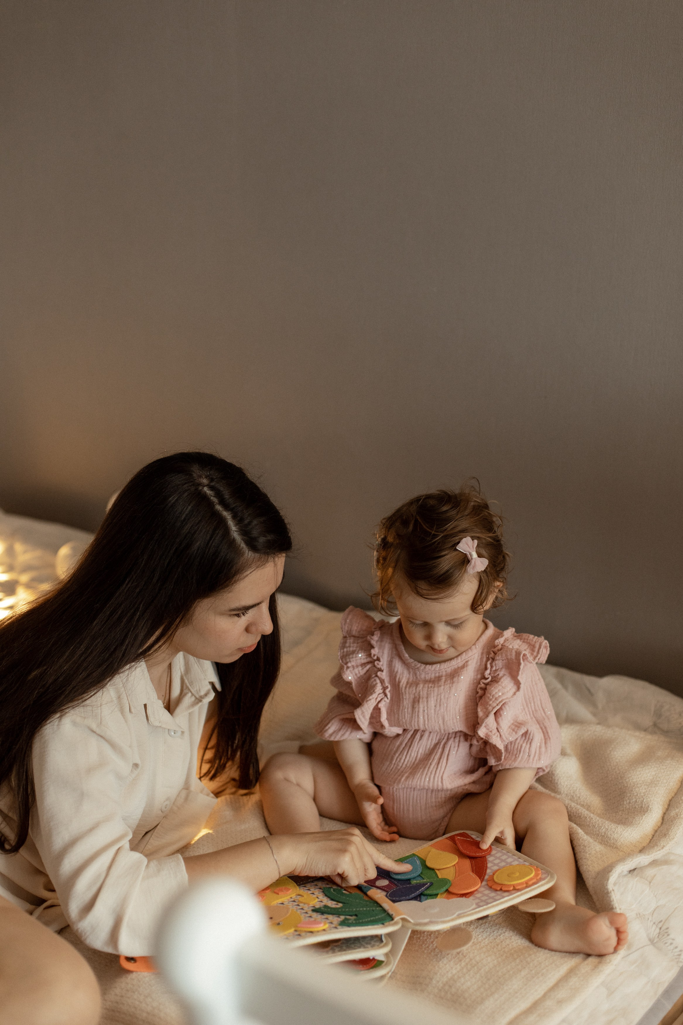 Домашняя фотосессия мама и дочка. Семейный фотограф Челябинск