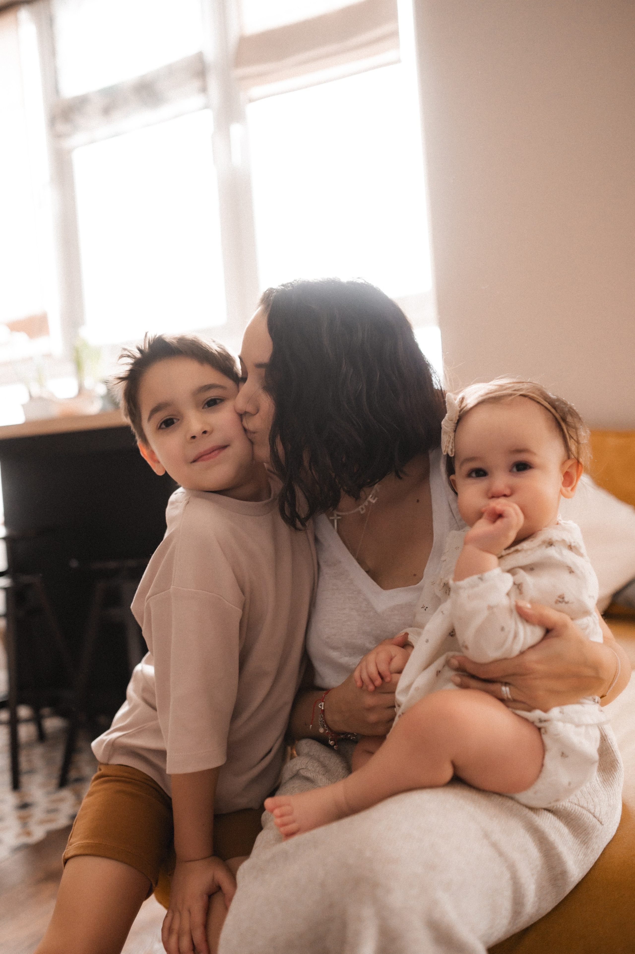 Полина, Дима, Мия и Эмма дома. Семейный и свадебный lifestyle-фотограф в Москве Мария Петрова