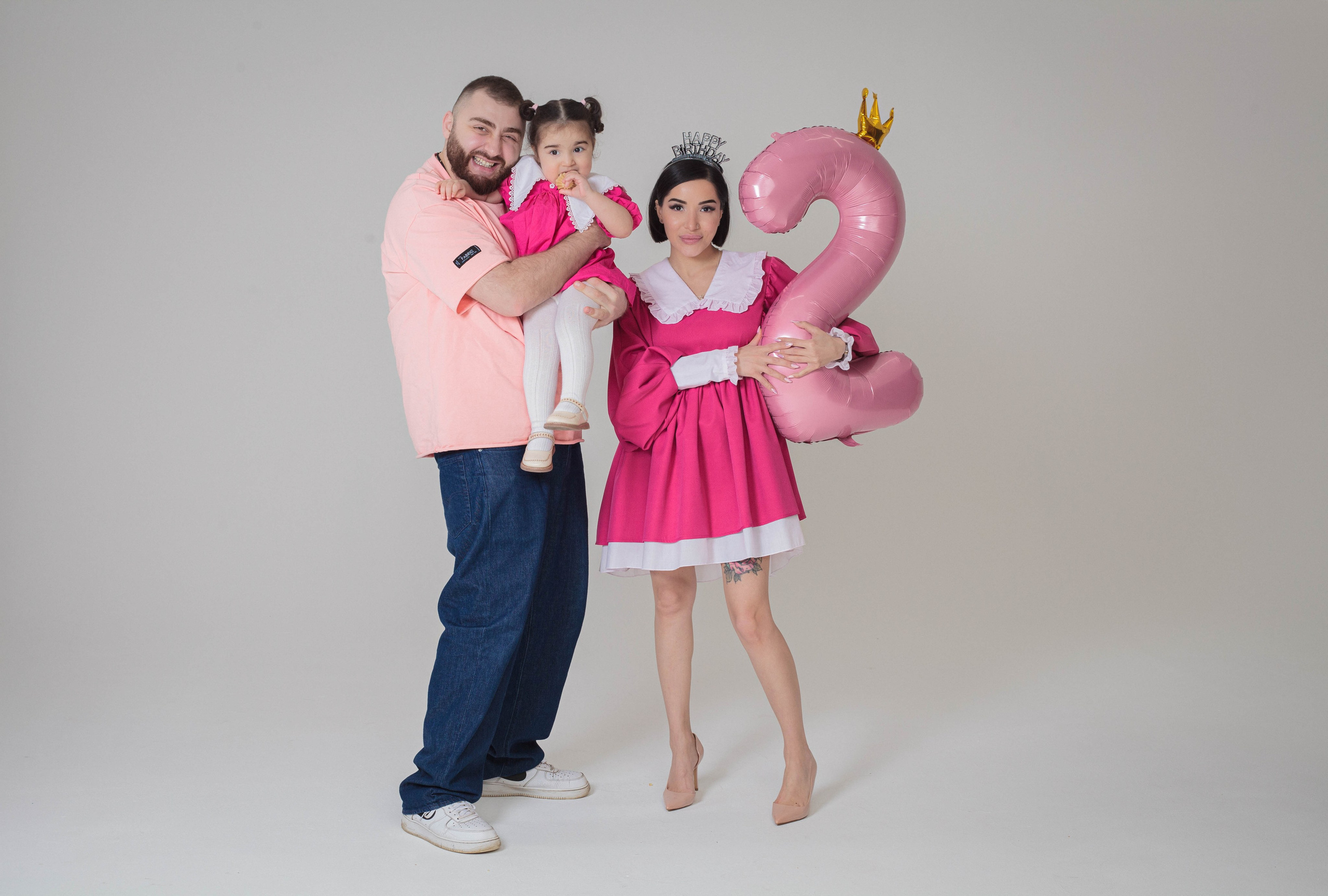 Семейная студийная съемка. Фотограф беременности и семейных историй в Москве Юлия Варт