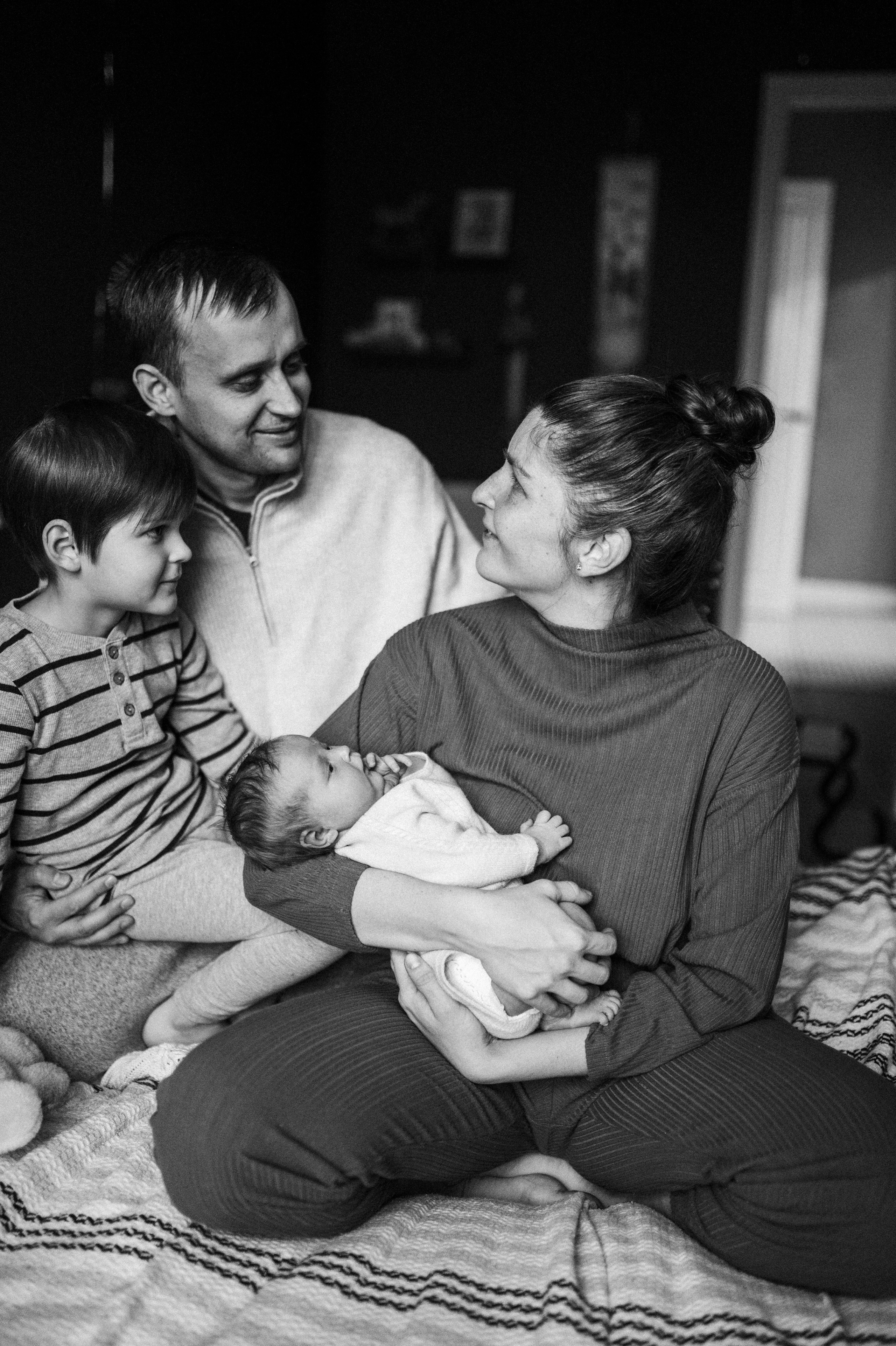 Дима, Нелли, Марк, Нина и Кира дома. Семейный и свадебный lifestyle-фотограф в Москве Мария Петрова