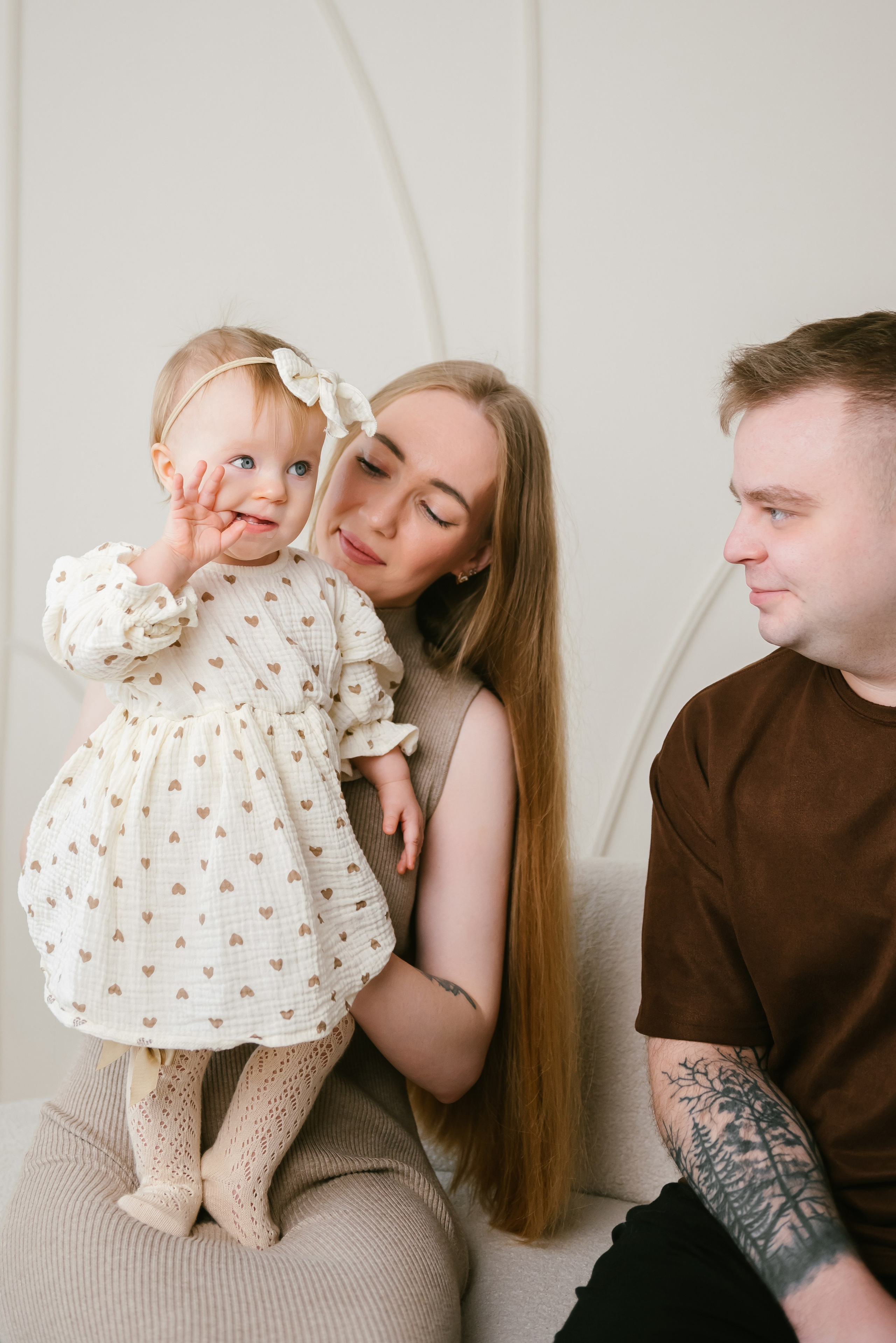 Семейная фотосессия в студии WOOD Кемерово