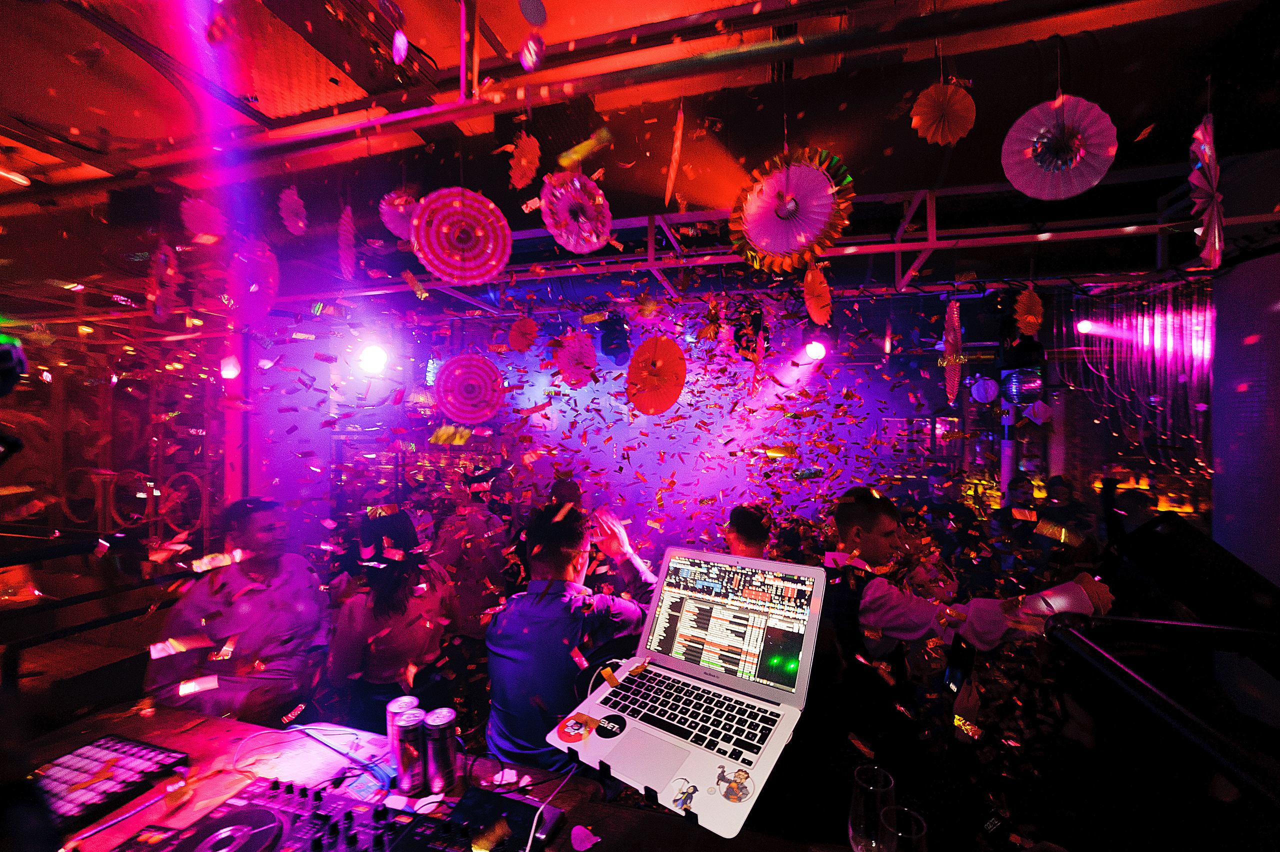 Новогодняя ночь 2023 в БурдаМоден. Свадебный и семейный фотограф в Ростове-на-Дону Алина Астахова