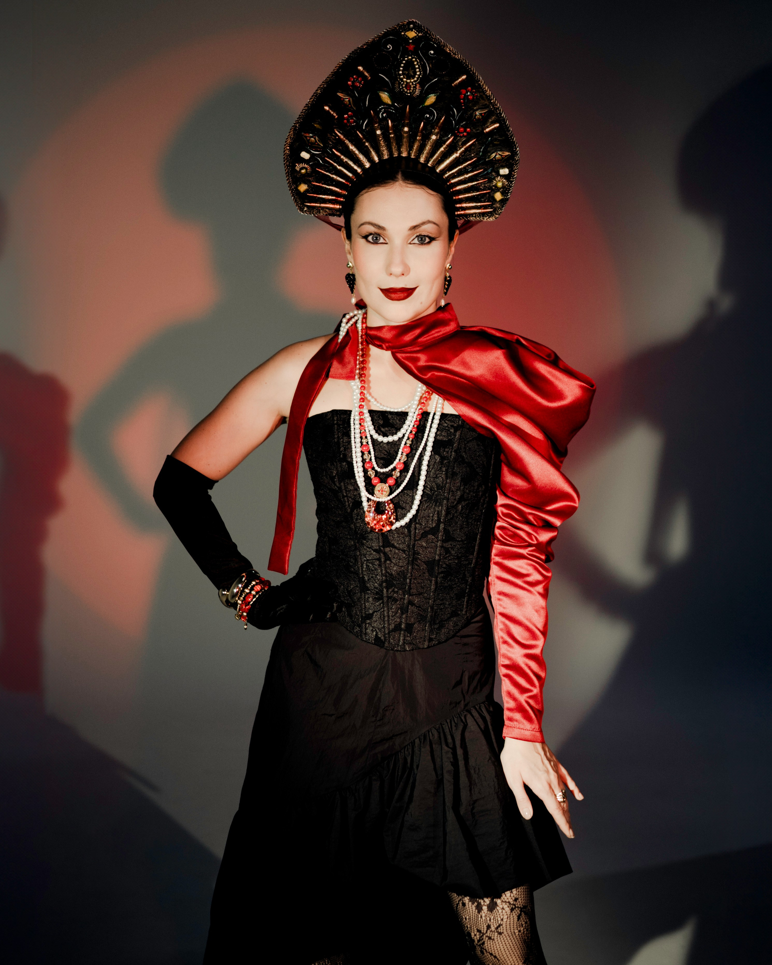 Образ для ведущей мероприятий в стиле «Русский китч». Стилист медийных личностей