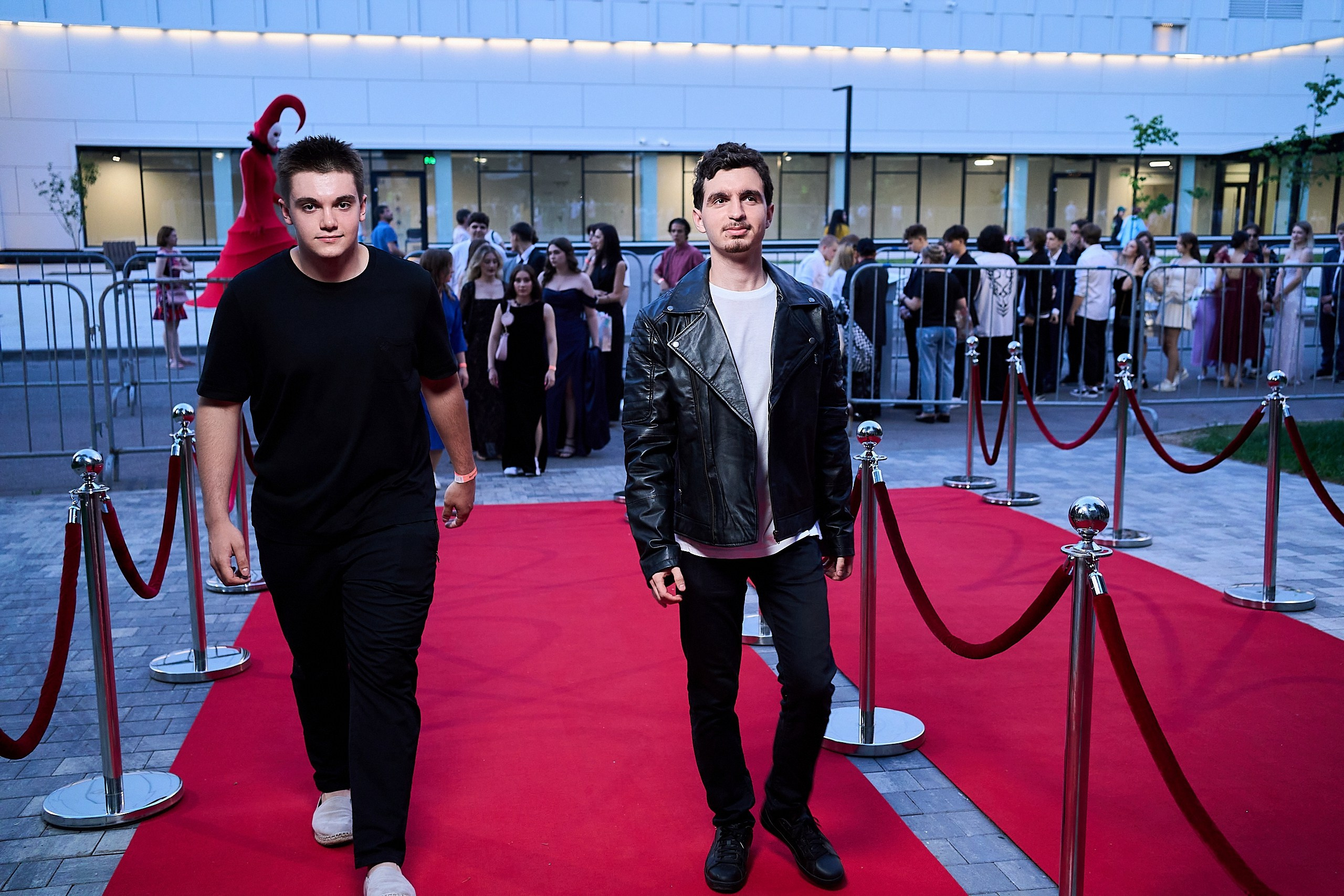 Выпускной 2024 концертный зал Академия ВТБ. Фотограф и Видеограф в Москве. Олег Корушев