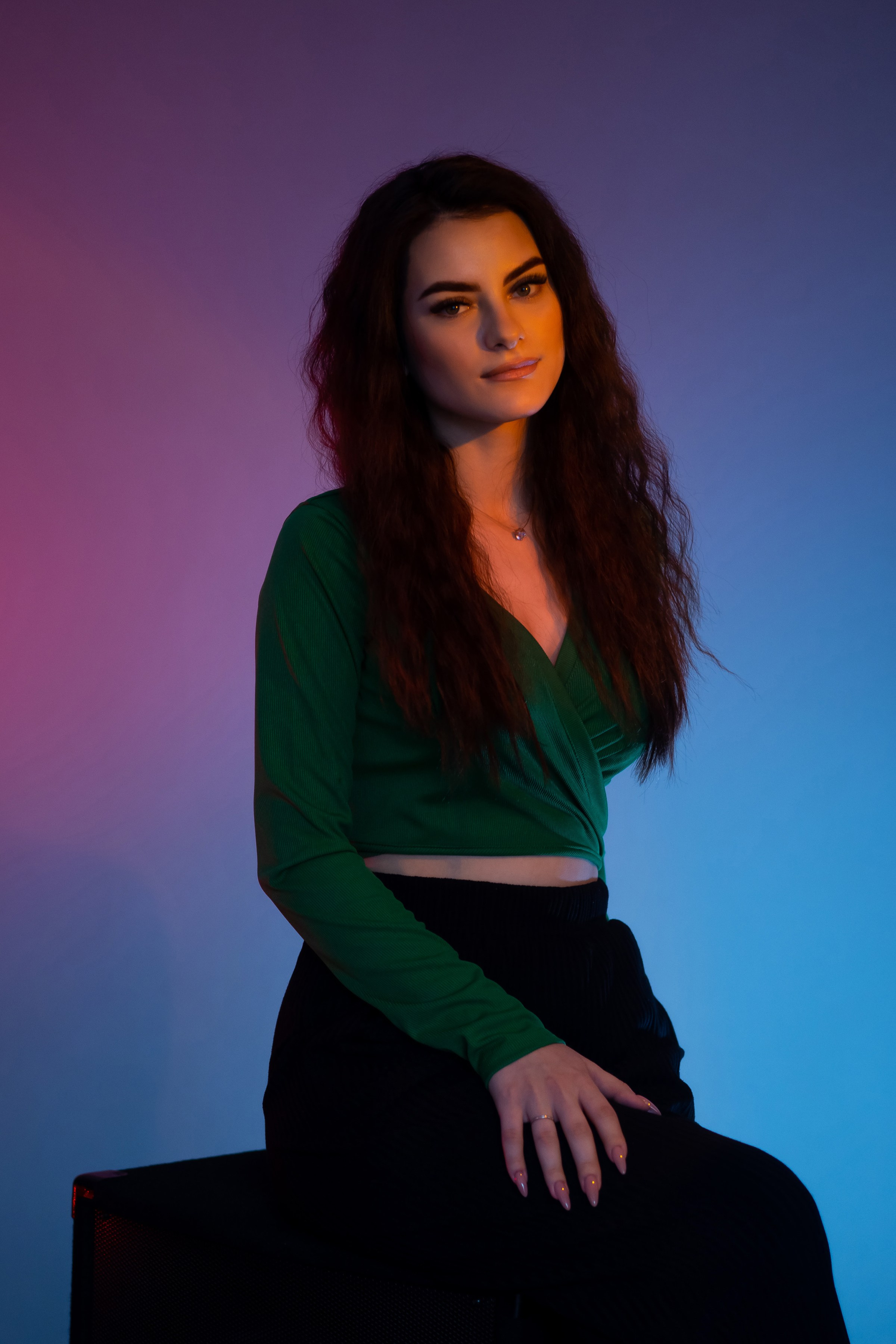 В школе, портреты с цветной подсветкой. Ольга Плаксина фотограф в Саратове